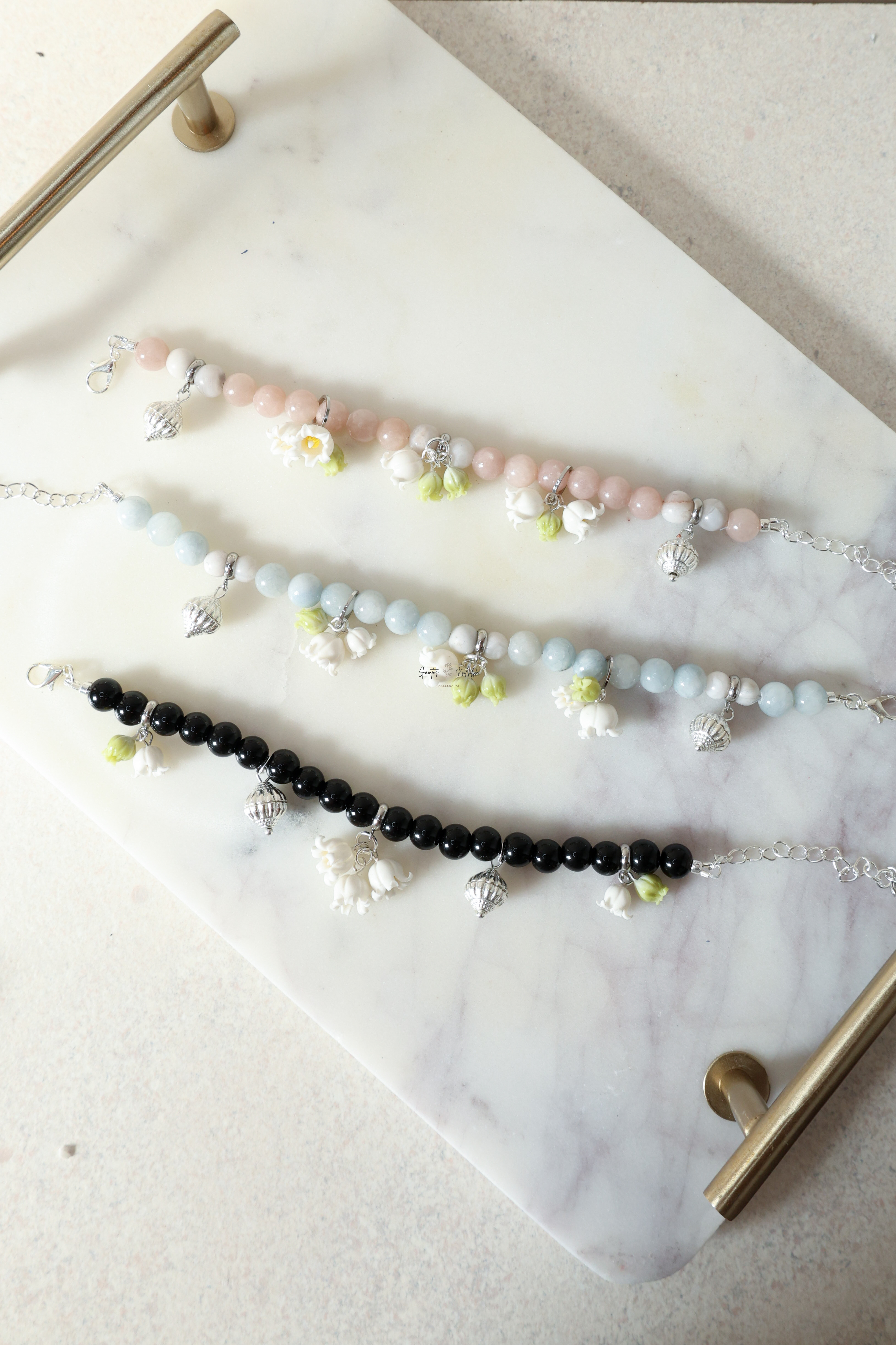 APYRANKĖ "PAKALNUTĖS" SU KAROLIUKAIS