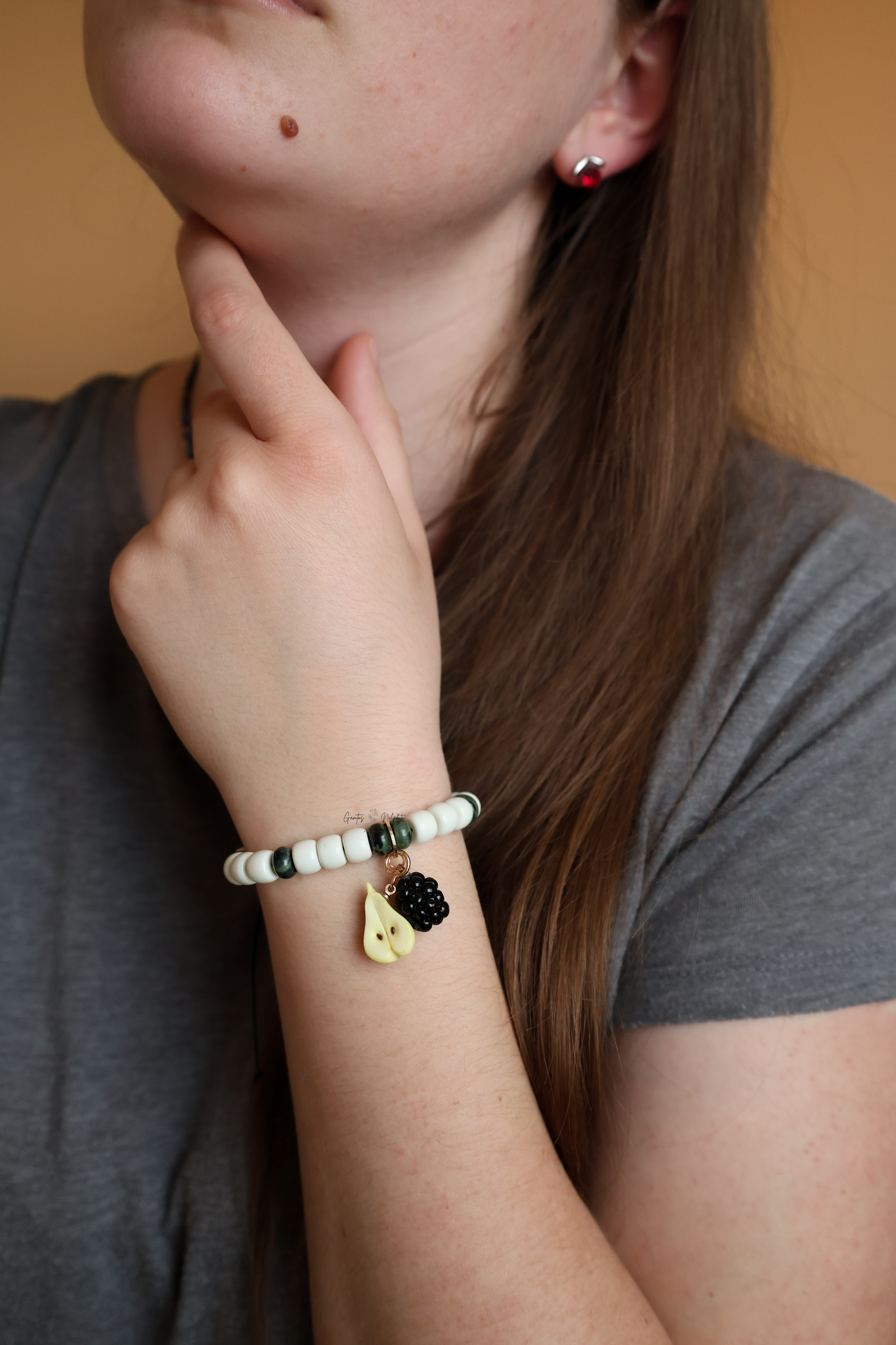 APYRANKĖS ANT ŠNIŪRELIO SU KAROLIUKAIS