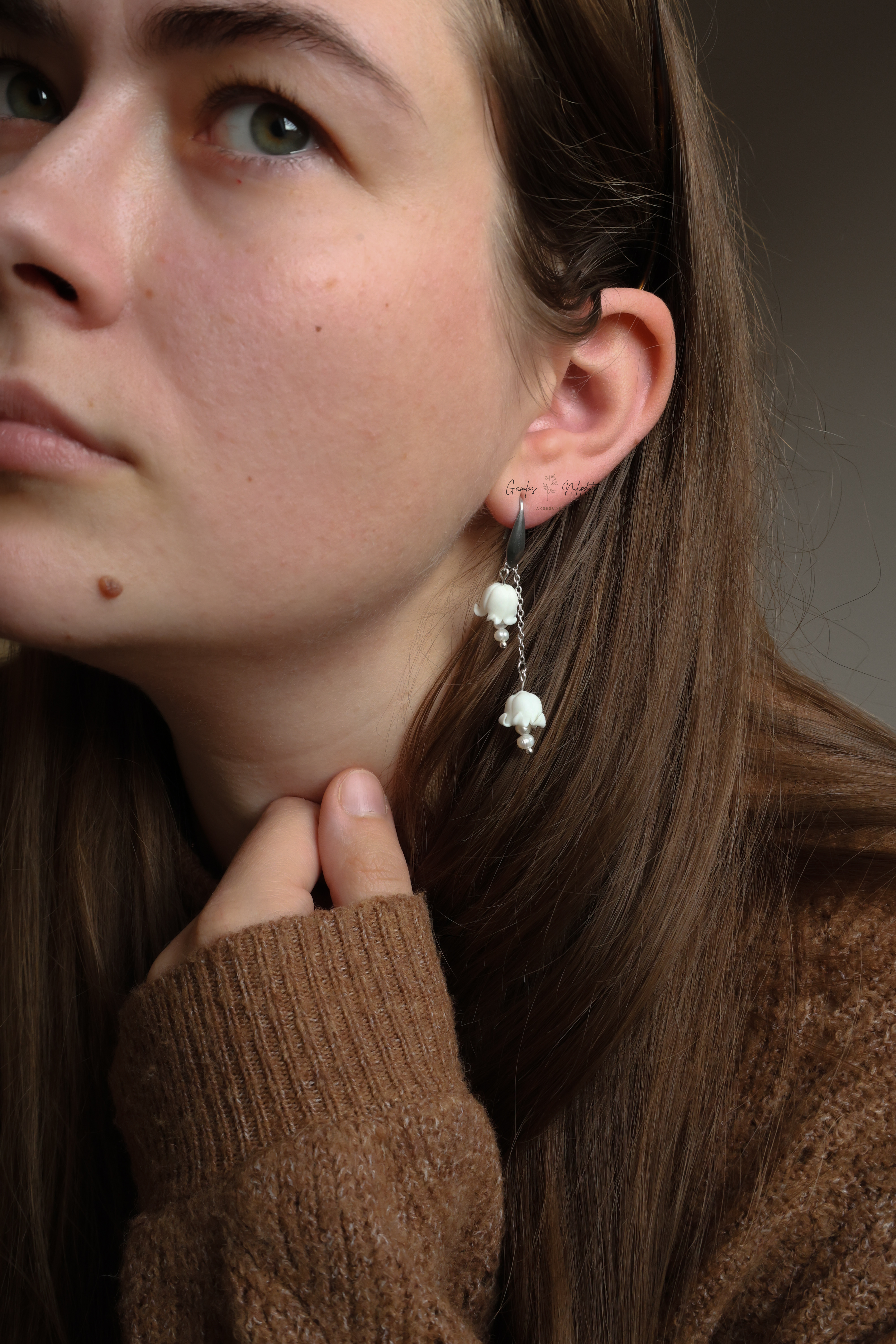 AUSKARAI "PAKALNUTĖS"