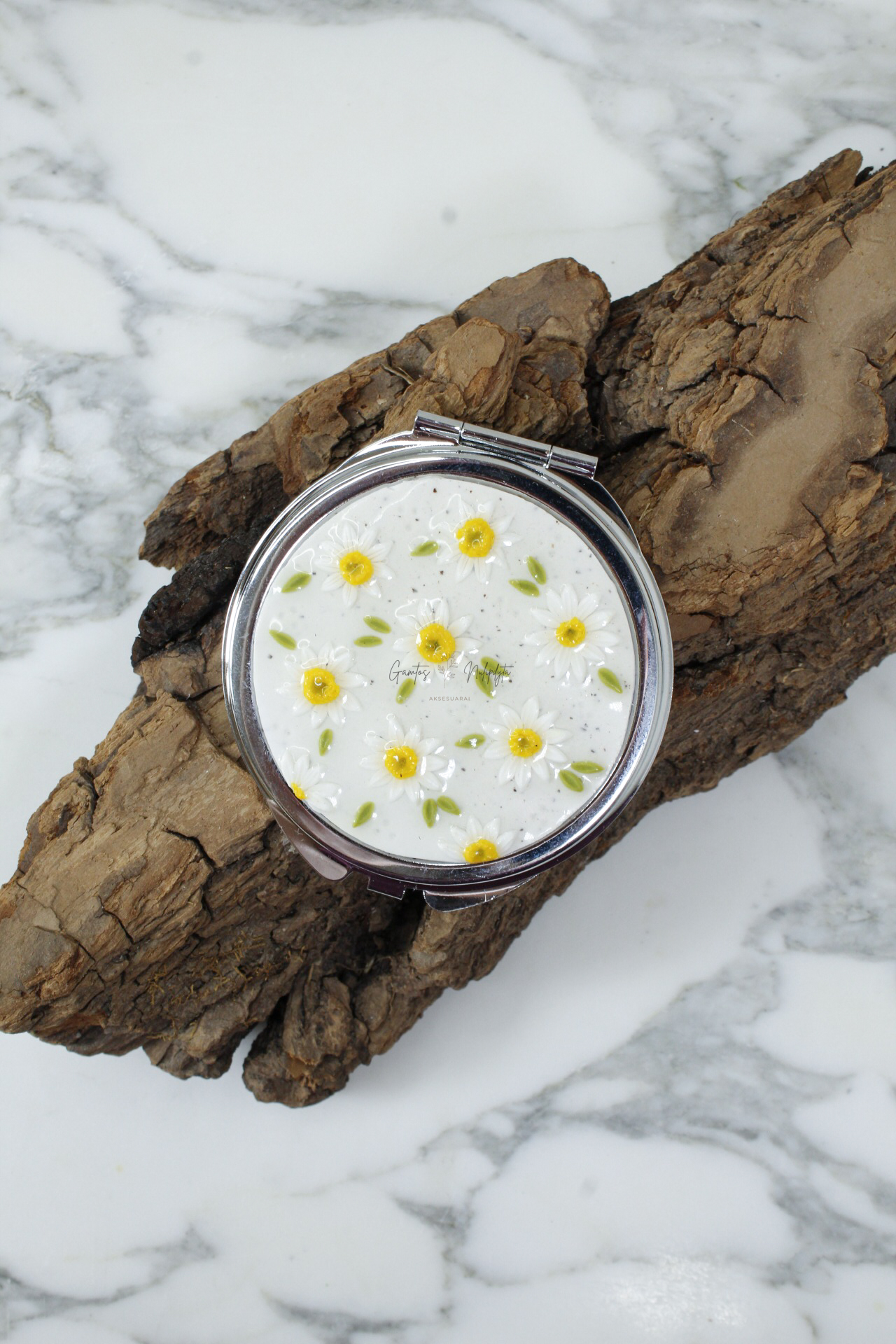 VEIDRODĖLIS "RAMUNĖLĖS"