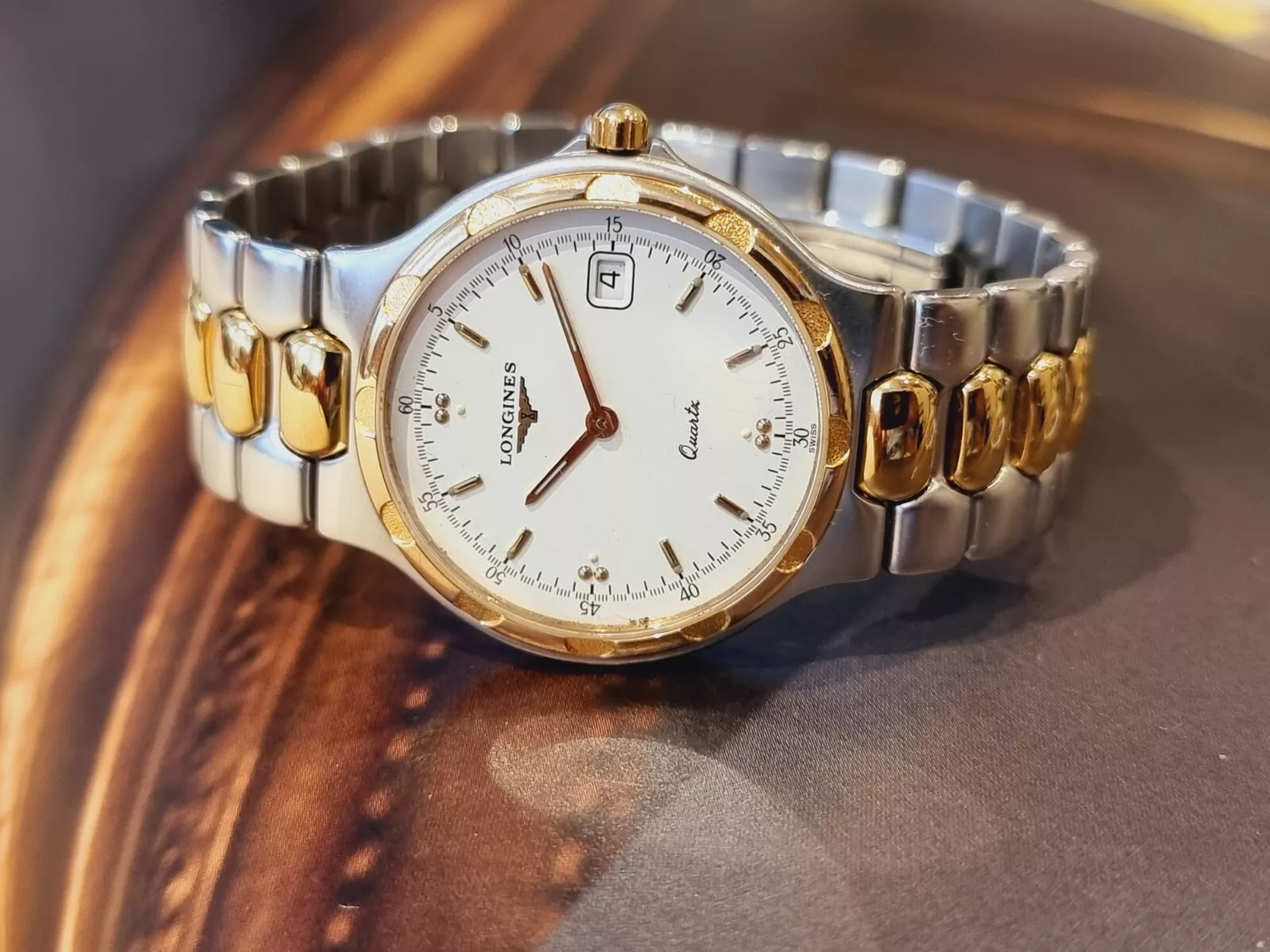 LONGINES Conquest Mens Date L1.614.3 MINT CONDITION gold Steel New Battery