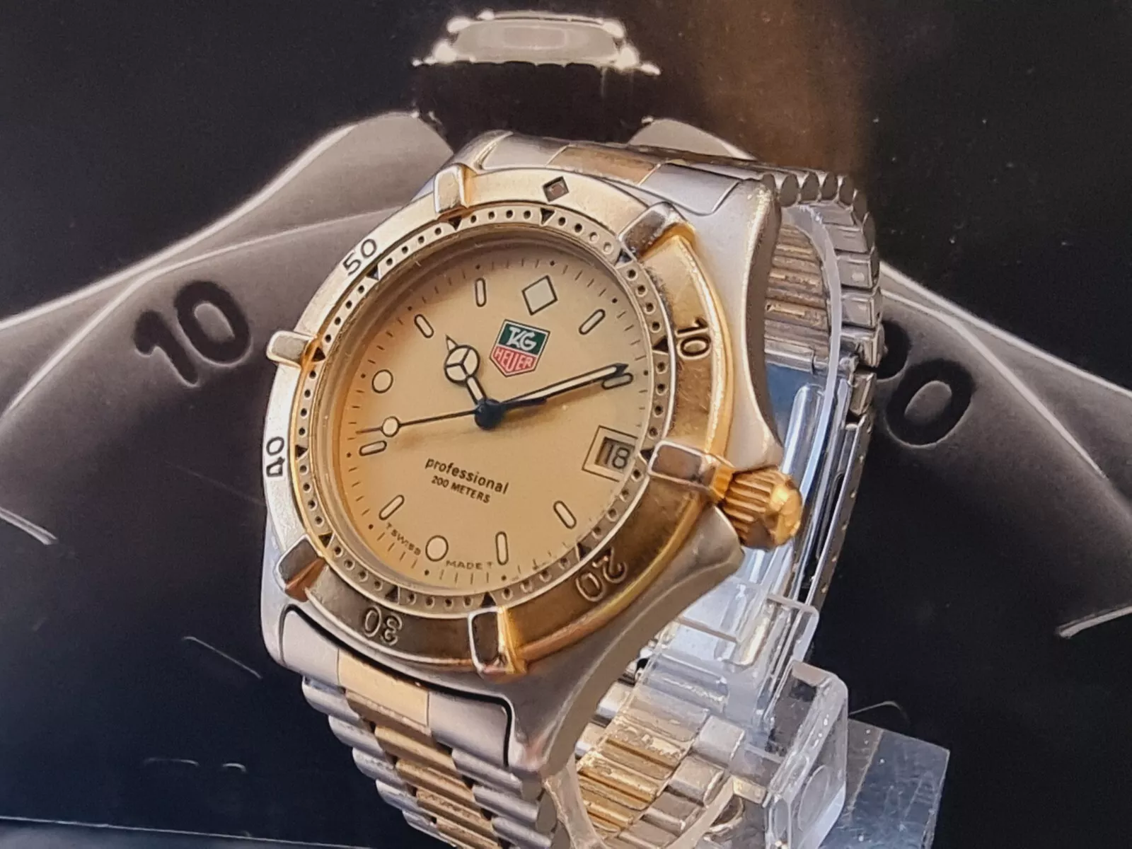 TAG HEUER 2000 Mens FULL SIZE WATCH Gold Steel Combo In Great Condition