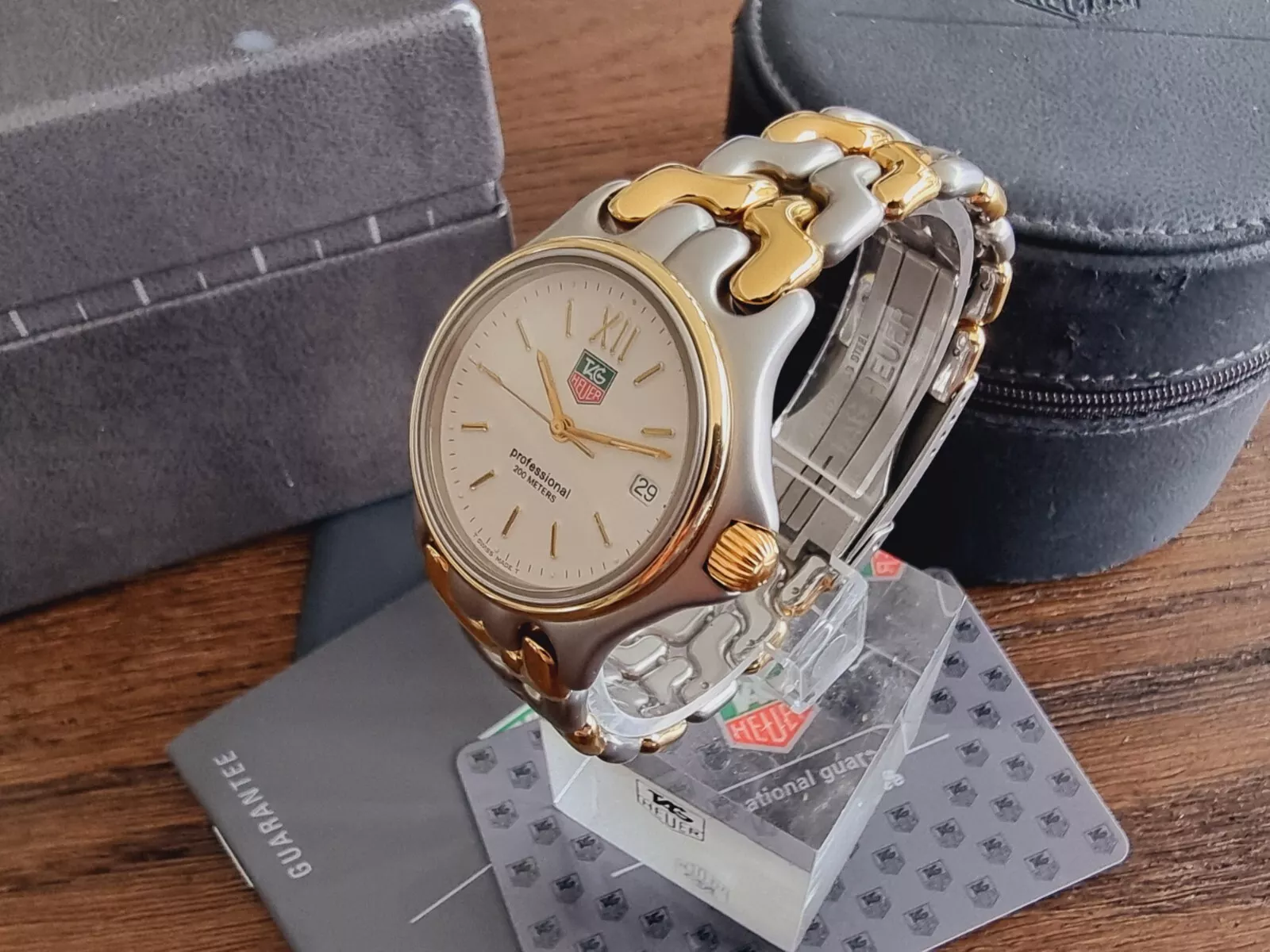 TAG Heuer Mid Size SEL Men's Watch MINT CONDITION box And Papers Fit Ladies Too