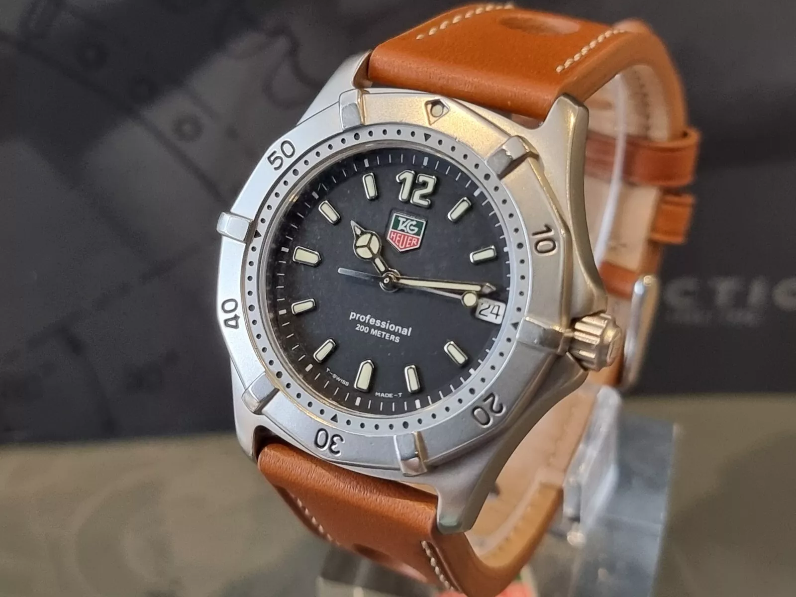 TAG HEUER 2000 Mens FULL SIZE WATCH IN Very Good Condition Bargain New Battery