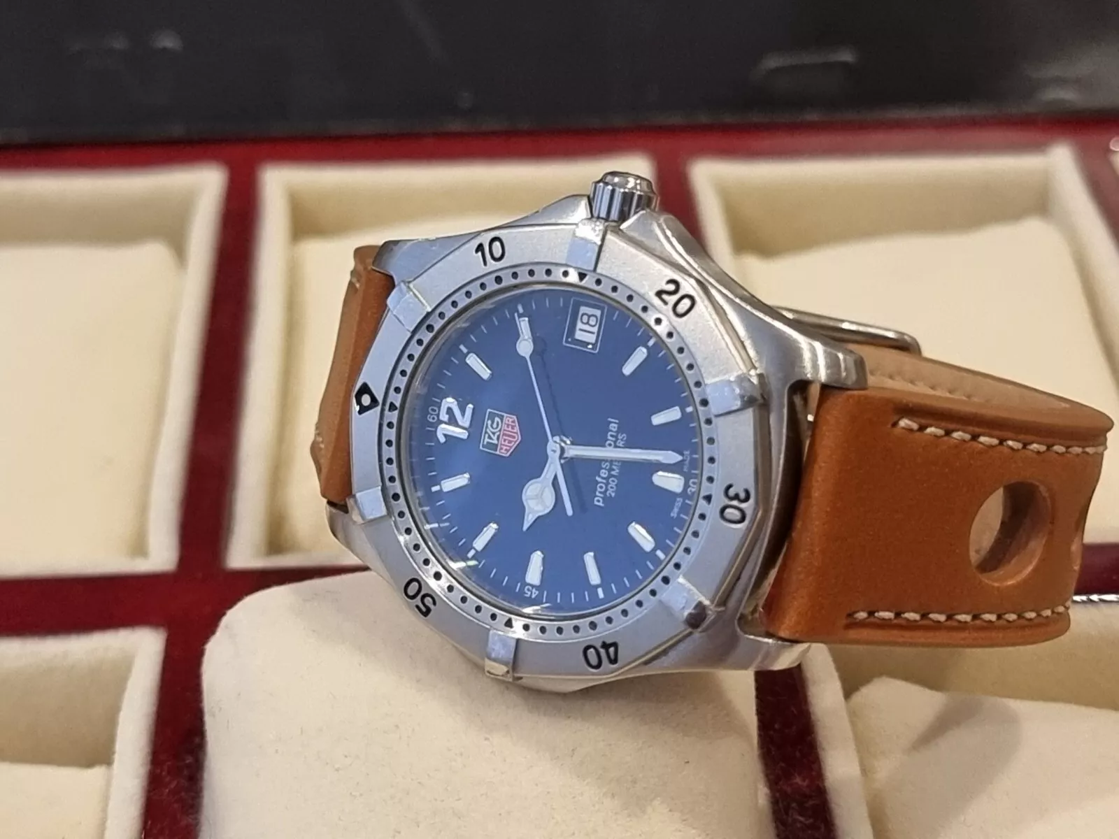 TAG HEUER 2000 Mens FULL SIZE BLUE WATCH NEAR MINT CONDITION 