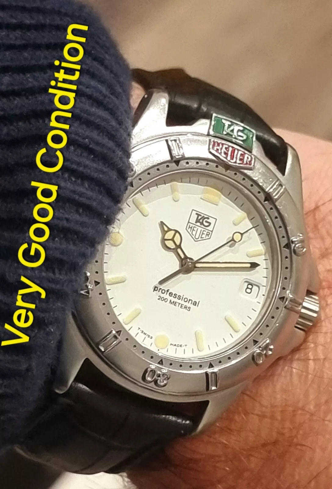 LOT OF 2 x Tag heuers watches Tag 4000 white and Tag heuer 4000 in dark grey