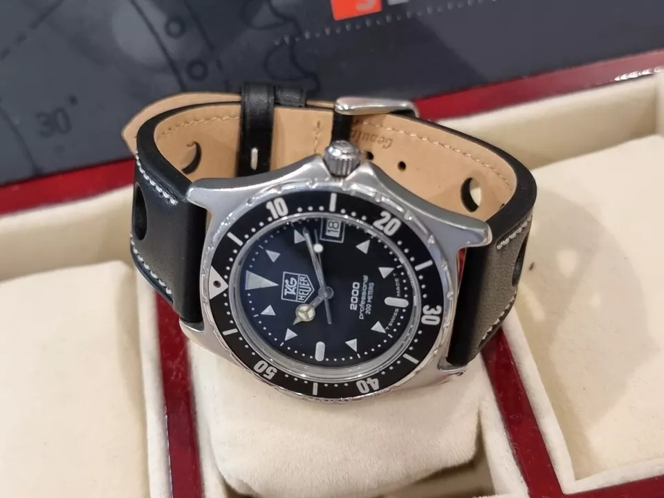 TAG Heuer 2000 Mens Full Size 973.006 Early Model Rare 2000 Logo On Dial