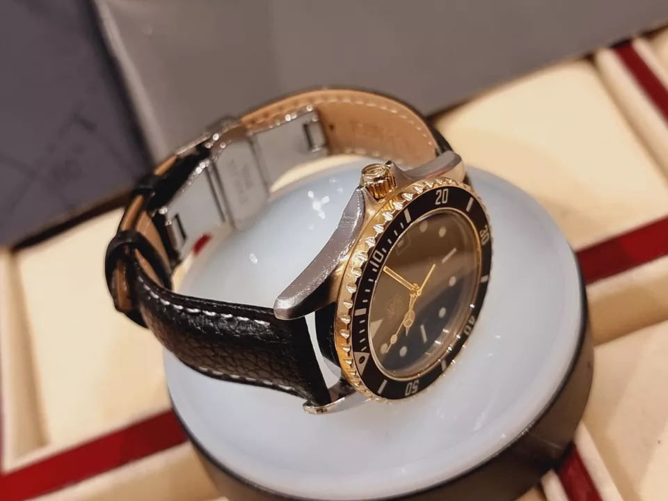 TAG Heuer 1000 Gold plated steel Very Good Condition 980.020 New Glass Strap