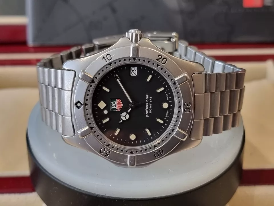 TAG Heuer 2000 Mens MINT CONDITION FULLY Serviced