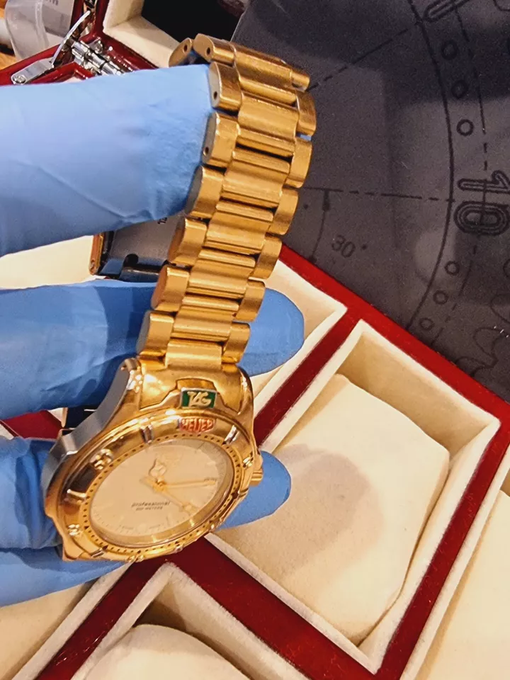 Tag Heuer 4000 Mid Size RARE FULLY GOLD PLATED IN VERY GOOD CONDITION read ad