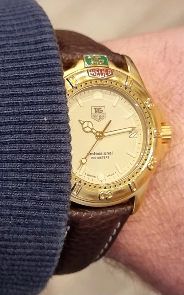 Tag heuer 4000 Mens Mid size Near Mint Condition RARE FULLY GOLD 18k Gold Plated