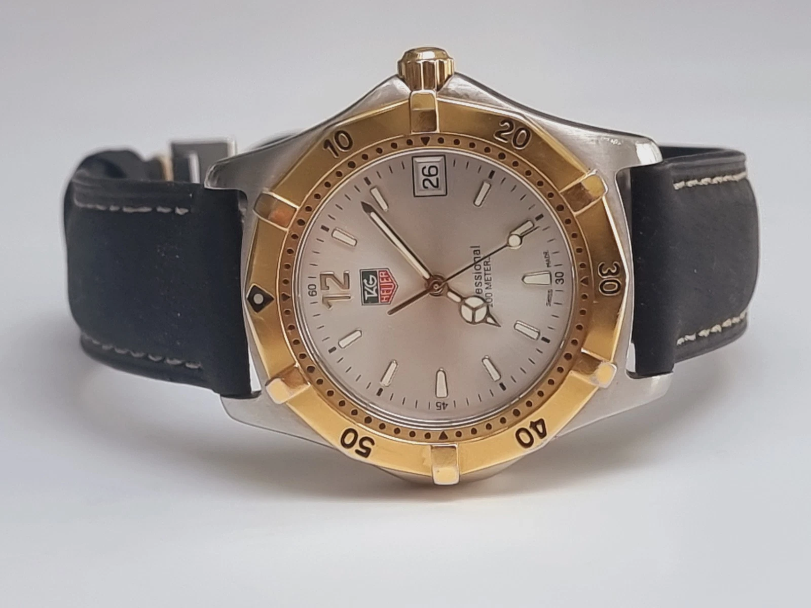 TAG HEUER 2000 Mens FULL SIZE WATCH NEAR MINT CONDITION Gold PL ST Combo