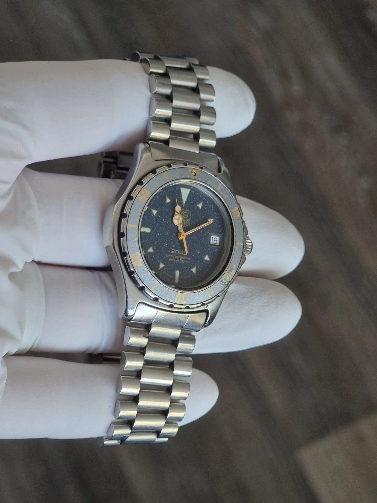 TAG HEUER 2000 Moondust Mid size Mens Or Womens Rare 2000 Logo On Dial + Box +