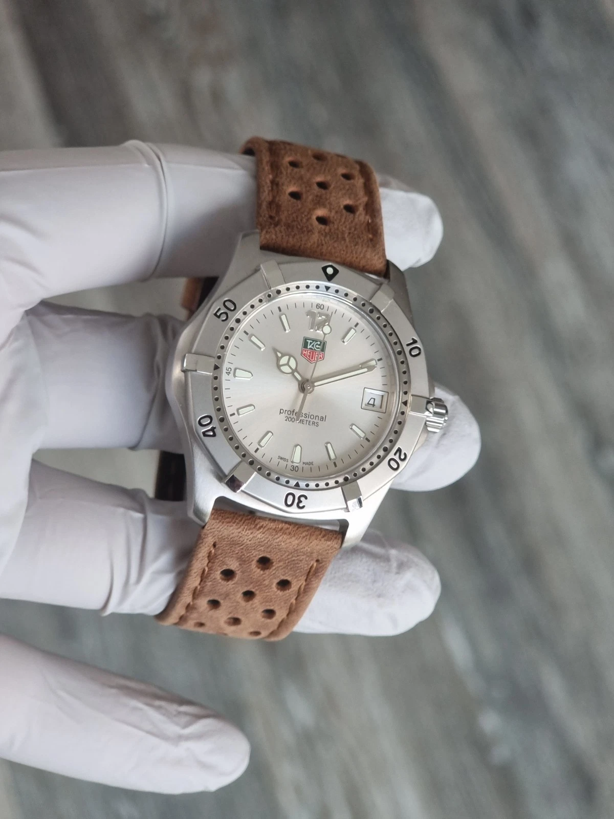 TAG HEUER 2000 Mens full Size Near Mint Condition Pre Aquaracer Model