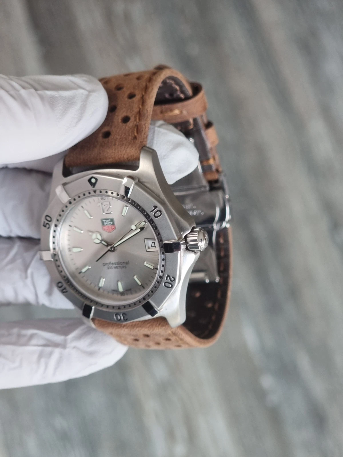 TAG HEUER 2000 Mens full Size Near Mint Condition Pre Aquaracer Model