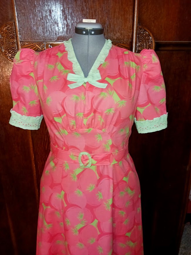 1940s Style V Neck Gathered Bust Dress with Optional Apron Custom Made In Your Size From a Vintage Pattern 1940