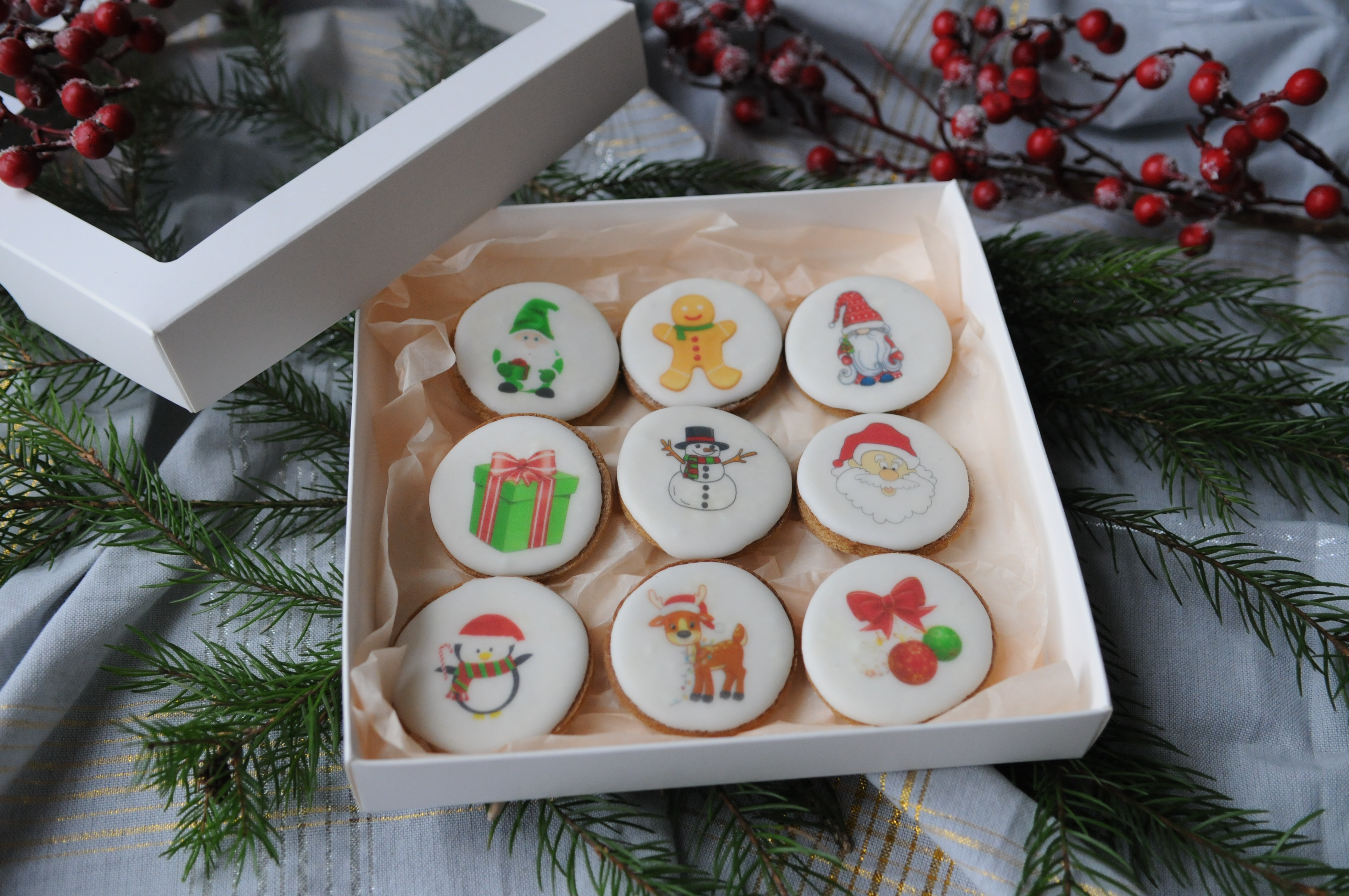 Maži dekoruoti sausainiai