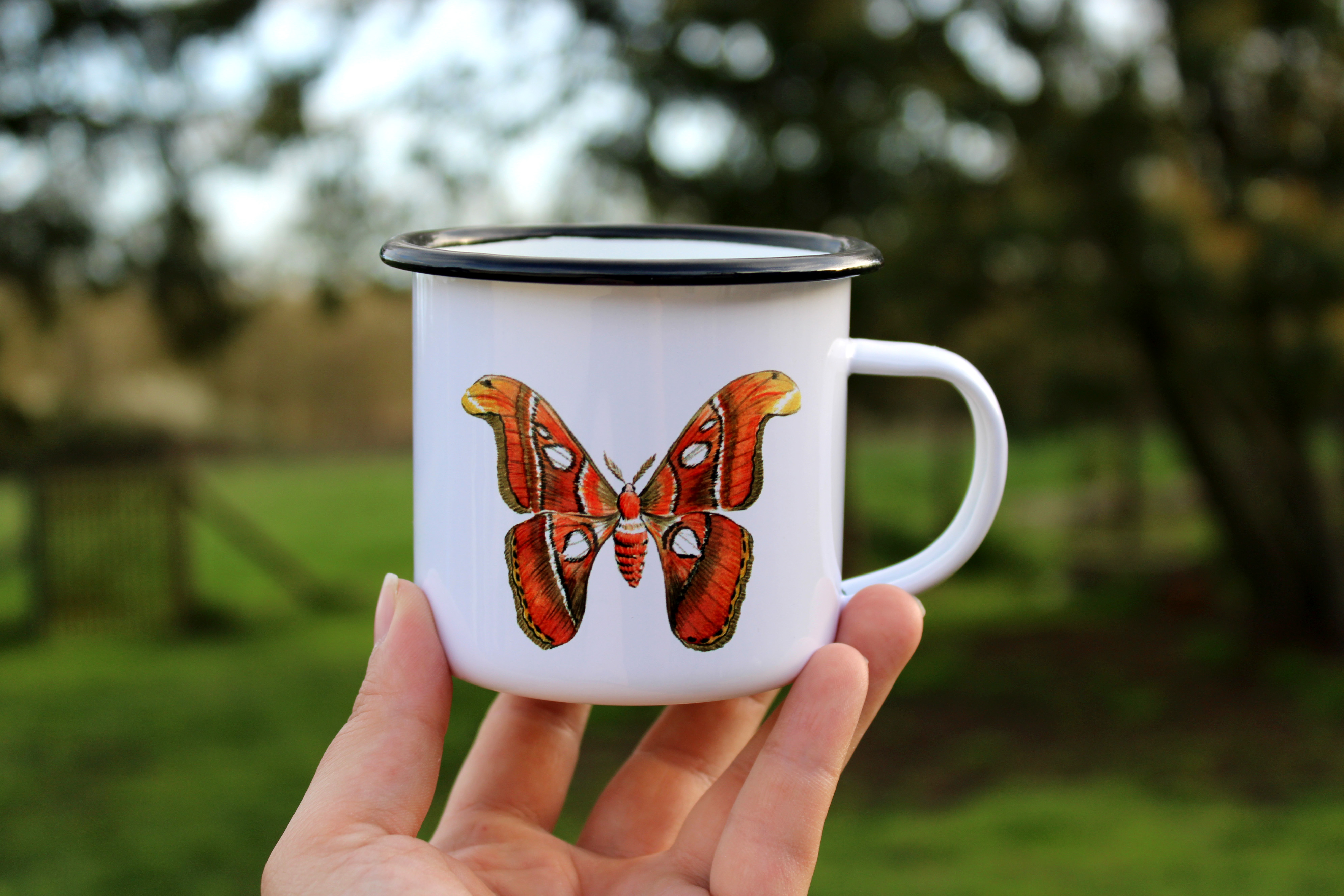 Mug / tasse émaillée en métal avec motif aquarellée - Duo de papillons