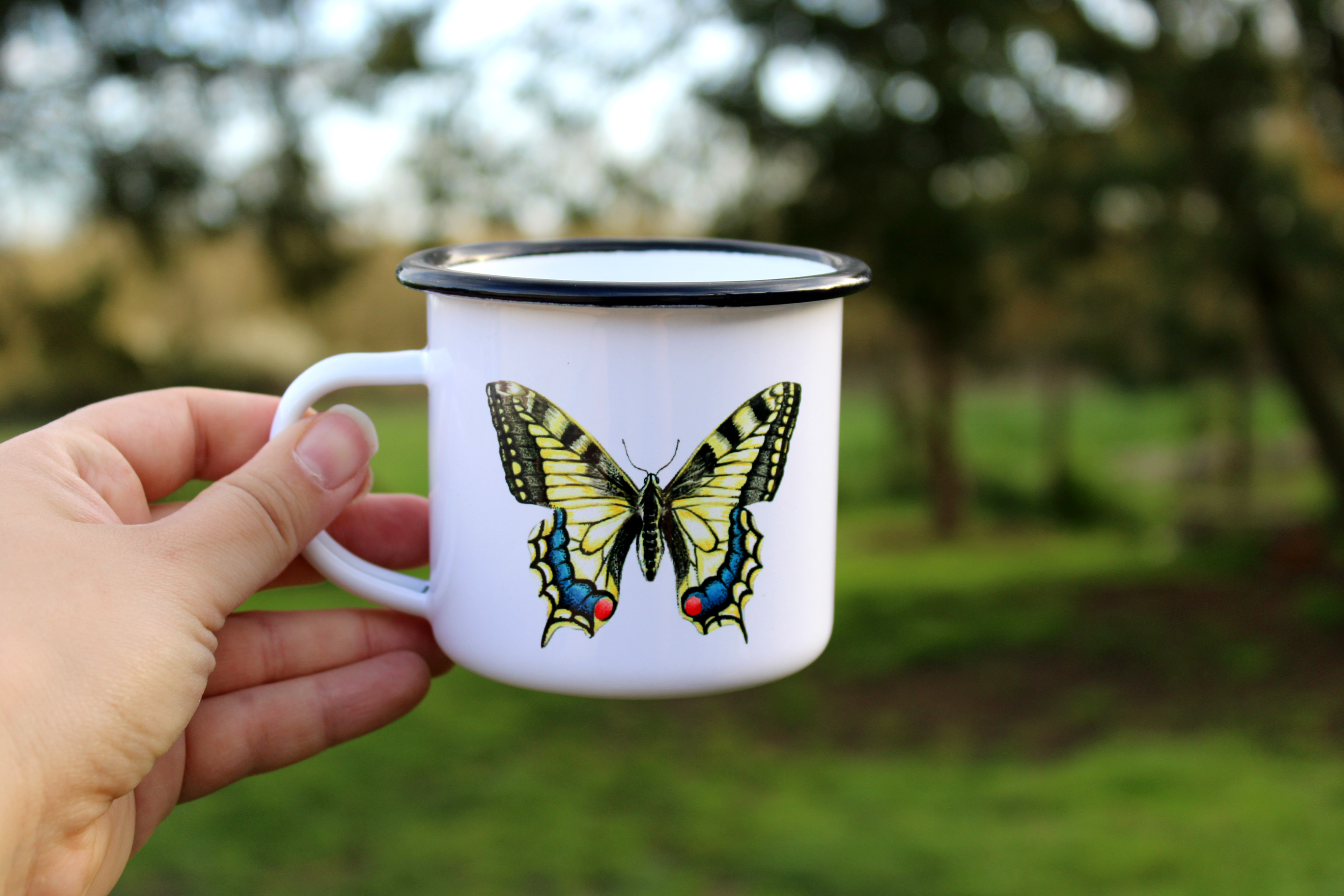 Mug / tasse émaillée en métal avec motif aquarellée - Duo de papillons