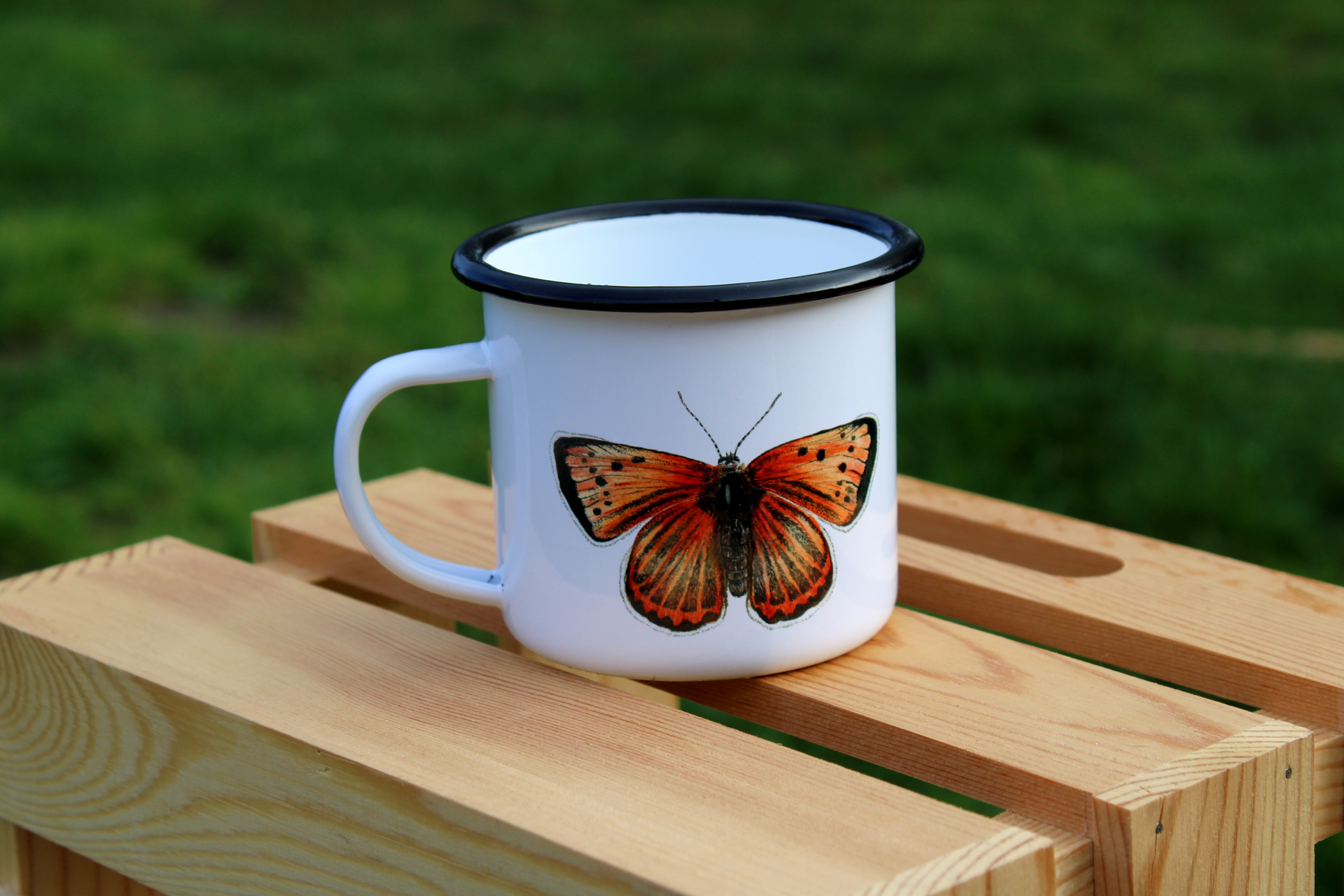 Mug / tasse émaillée en métal avec motif aquarellée - Duo de papillons