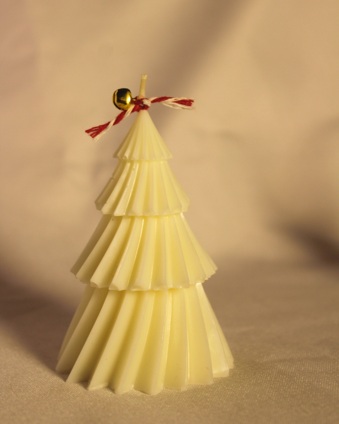 Árvore de natal pequena branca