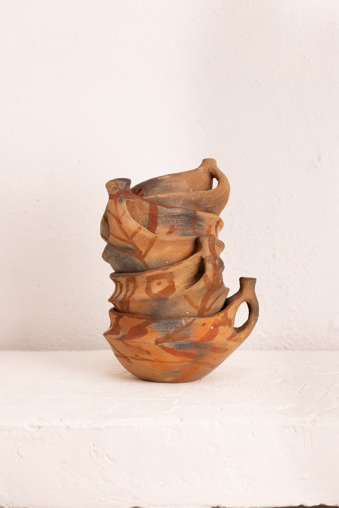 Marmite et ses 5 bols vintage en terre cuite avec motifs Chaouis - Pot and its 5 vintage terracotta bowls with Chaouis patterns
