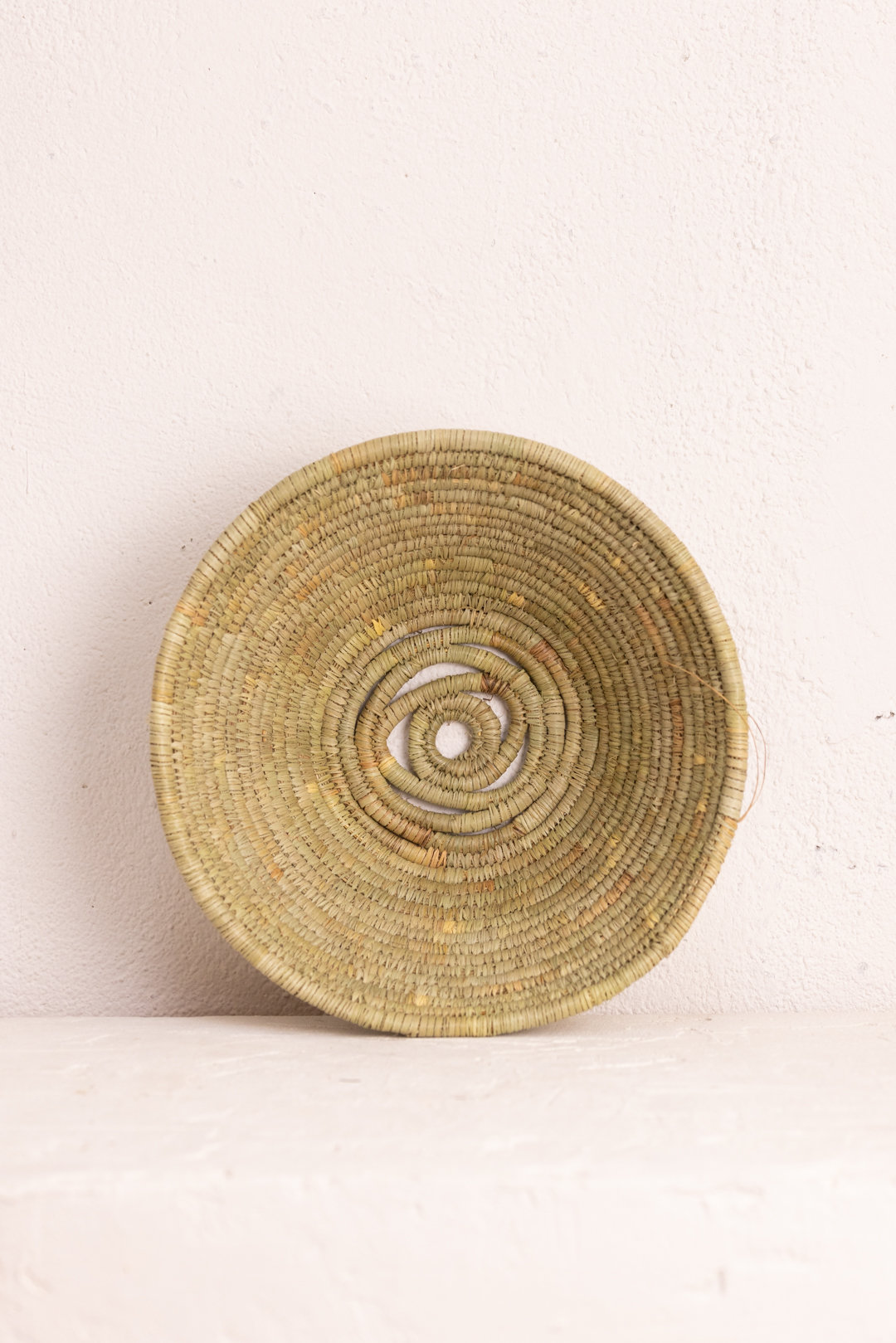 Panière tressée en feuilles de palmier nain - Woven Basket Made from Dwarf Palm Leaves