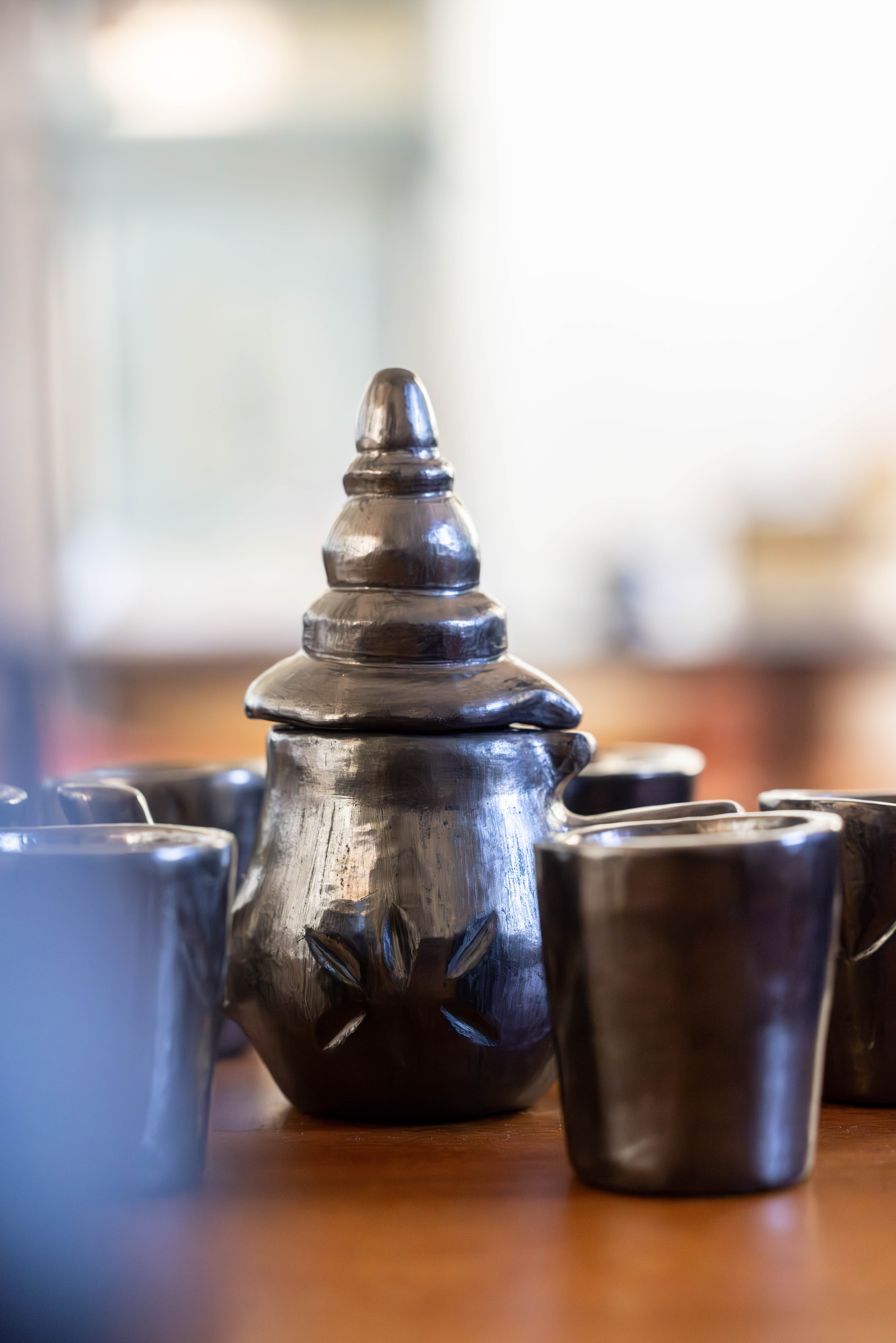 Théière et ses verres décoratifs - Teapot and Glasses Set