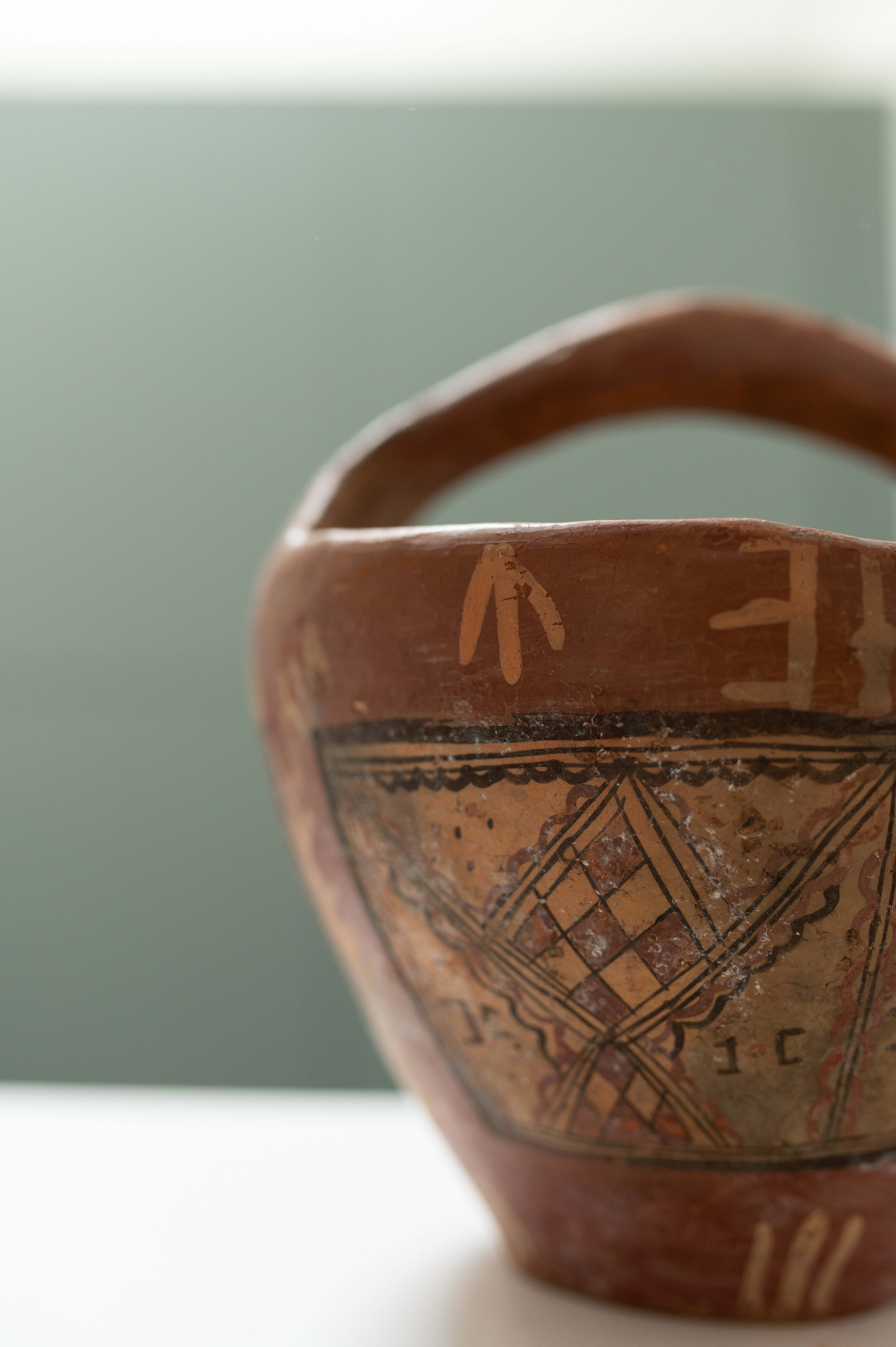 Pot à lait vintage en terre cuite avec motifs Kabyles - Vintage terracotta milk jug with kabyles patterns