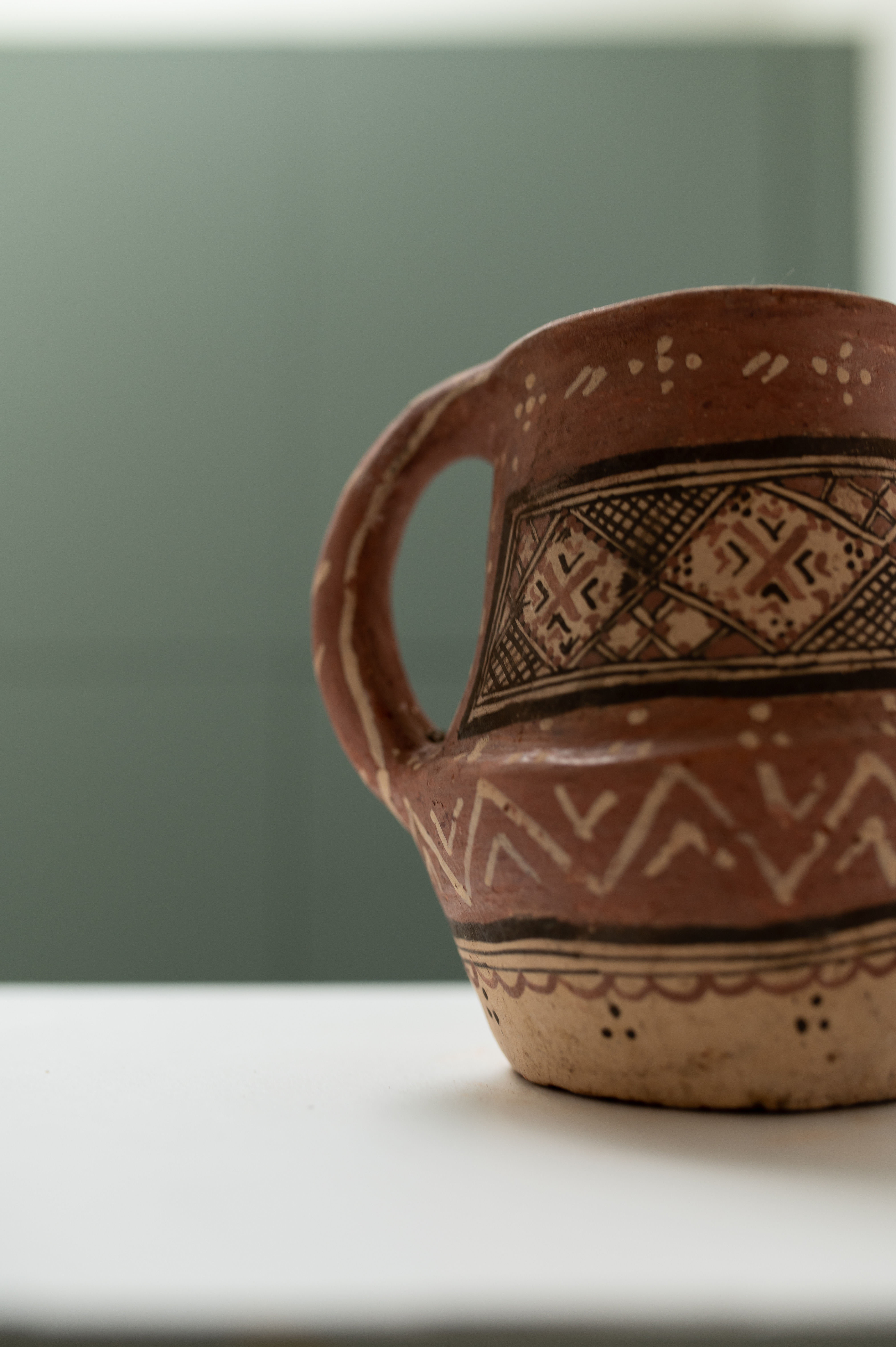 Pichet vintage en terre cuite avec motifs Kabyles - Vintage terracotta pitcher with Kabyle patterns