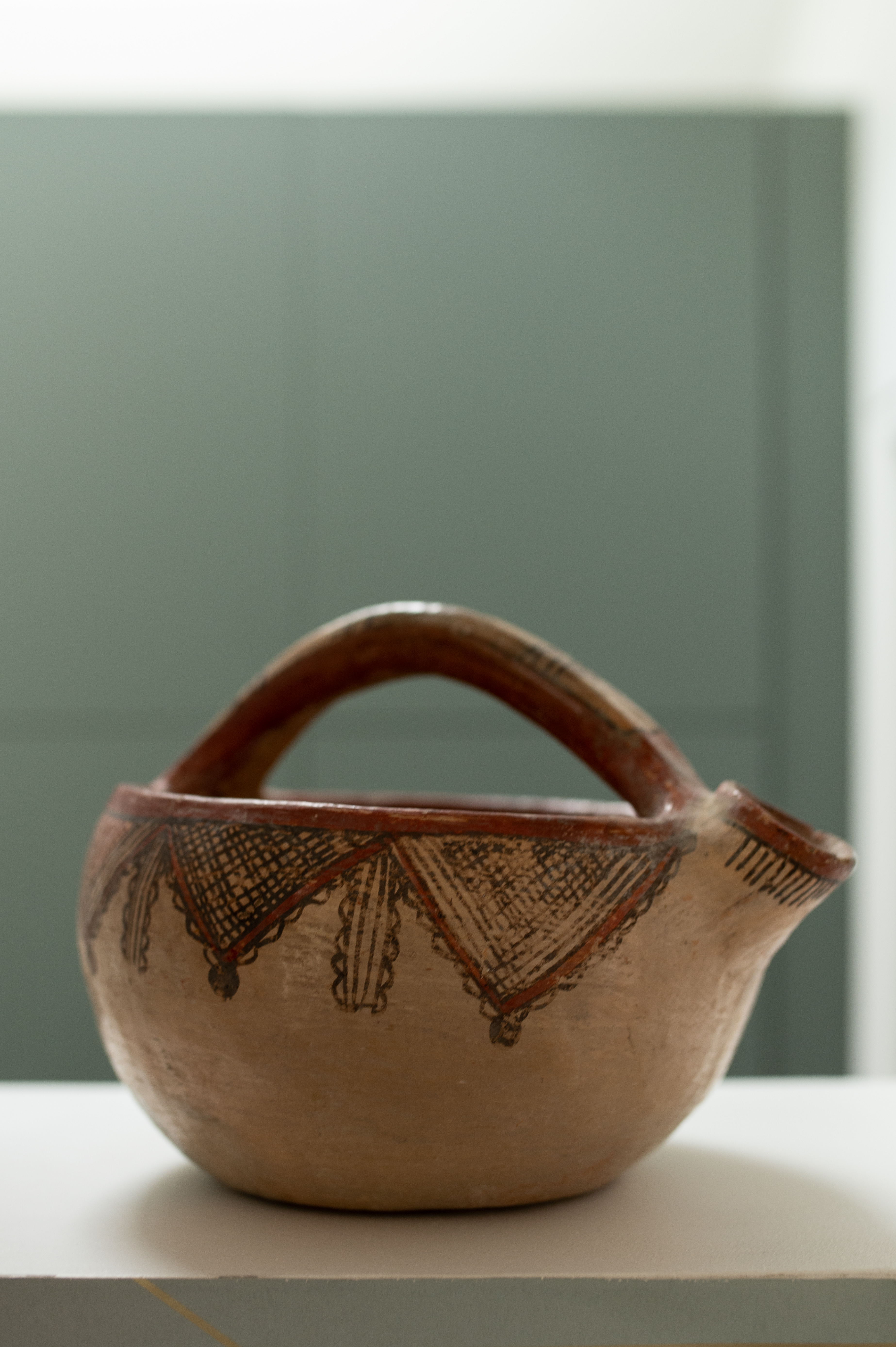 Pot à lait vintage en terre cuite avec motifs Kabyles - Vintage terracotta milk jug with kabyles patterns