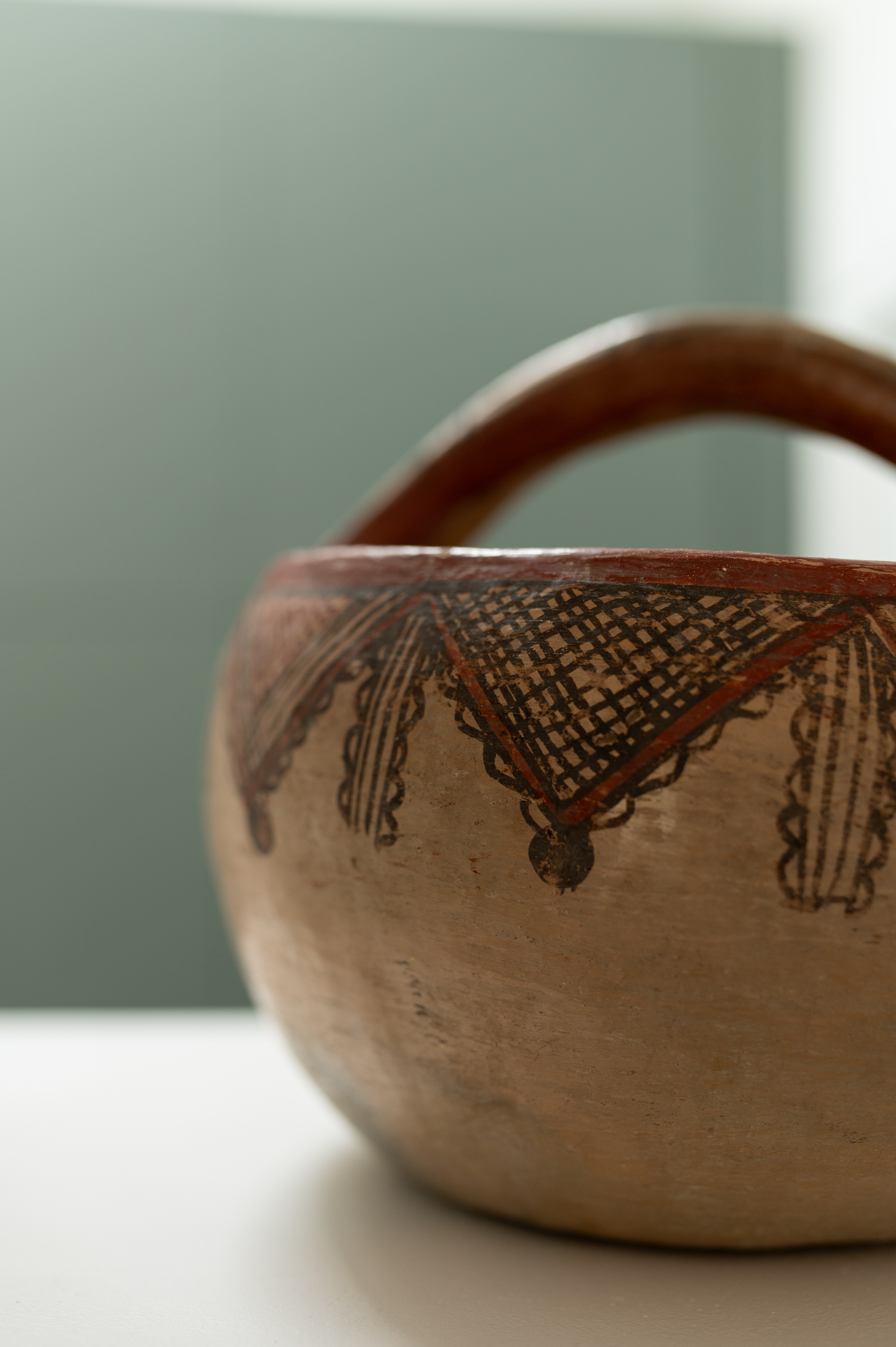 Pot à lait vintage en terre cuite avec motifs Kabyles - Vintage terracotta milk jug with kabyles patterns