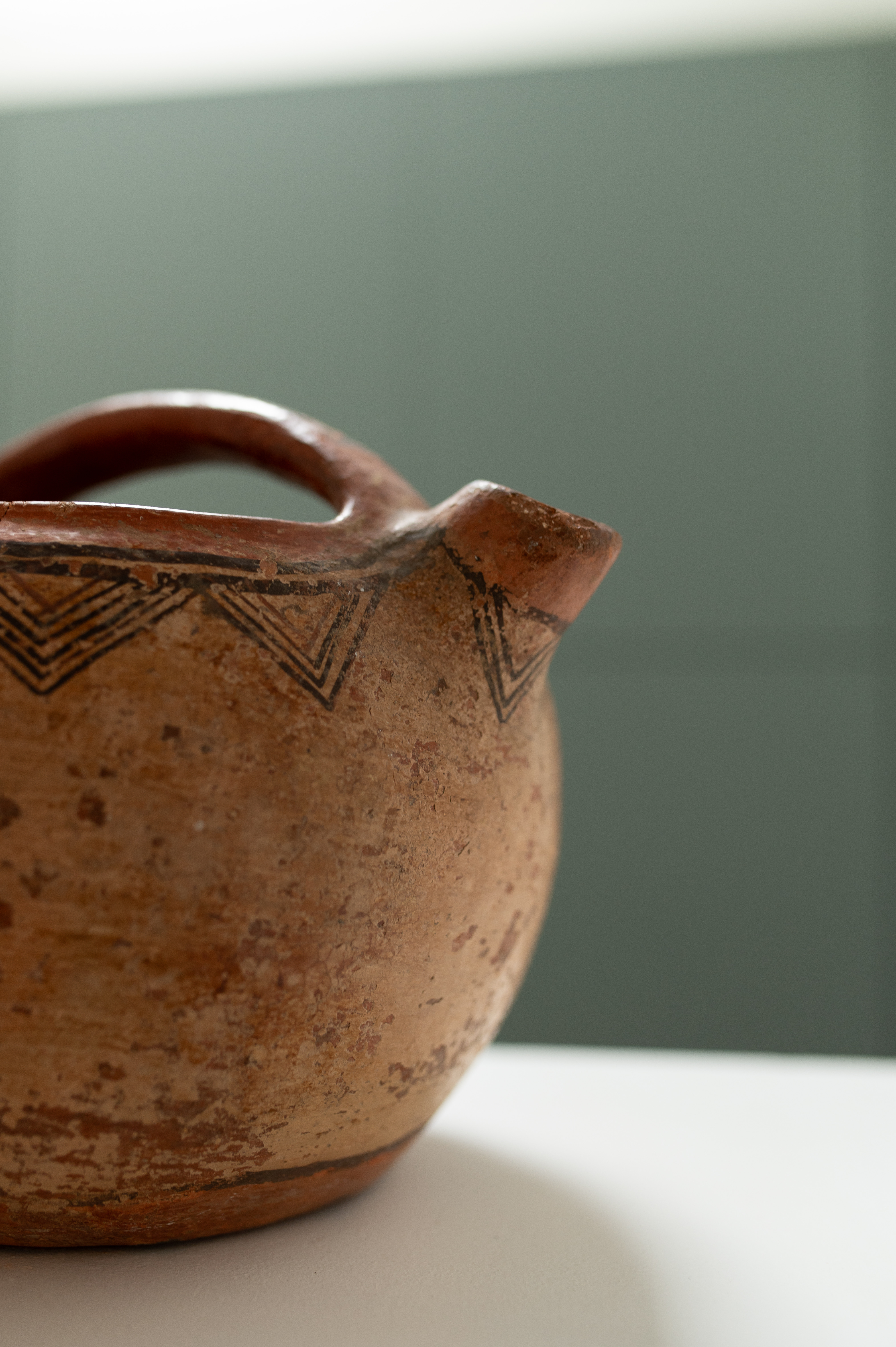 Pot à lait vintage en terre cuite avec motifs Kabyles - Vintage terracotta milk jug with kabyles patterns