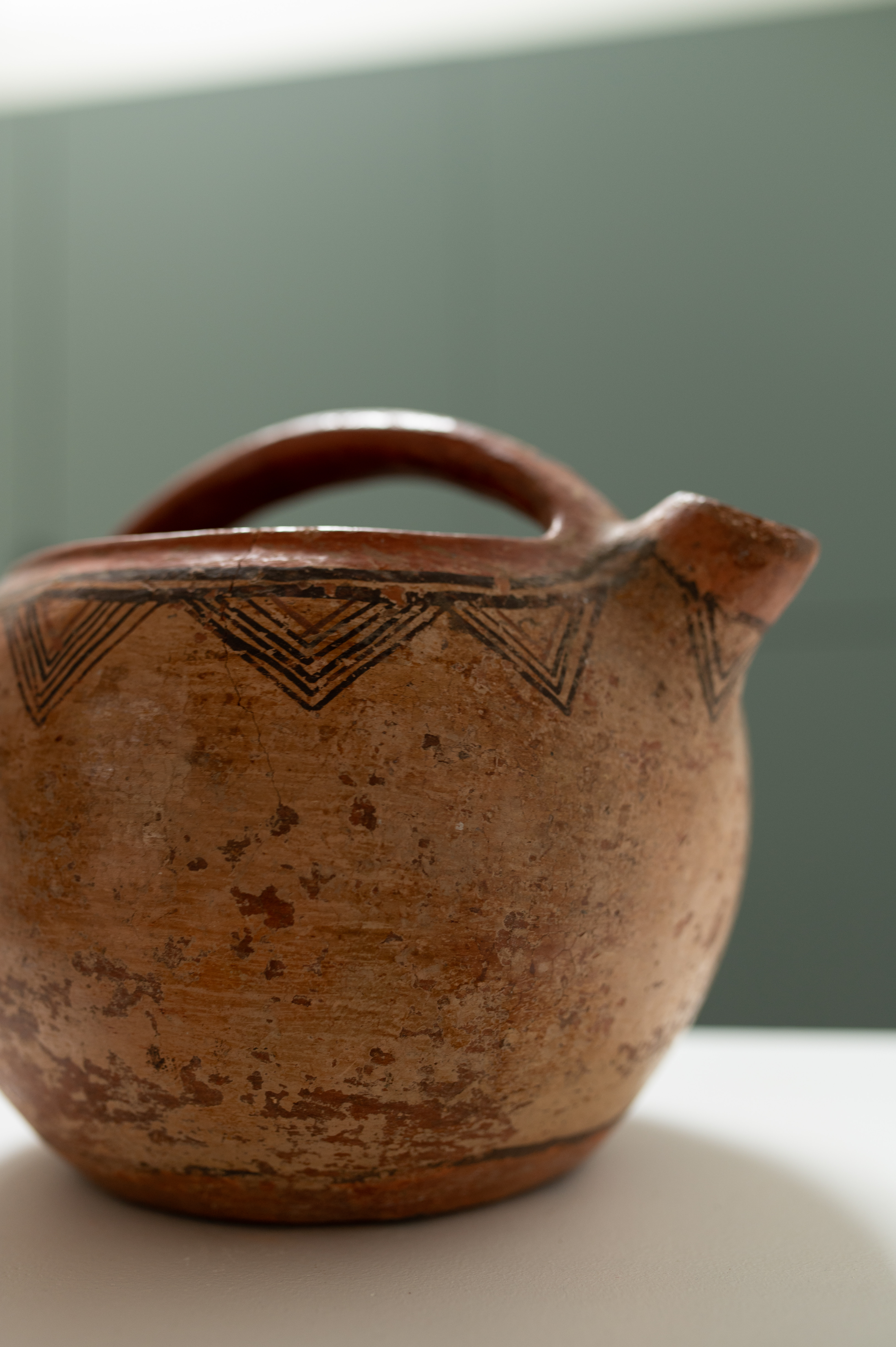 Pot à lait vintage en terre cuite avec motifs Kabyles - Vintage terracotta milk jug with kabyles patterns