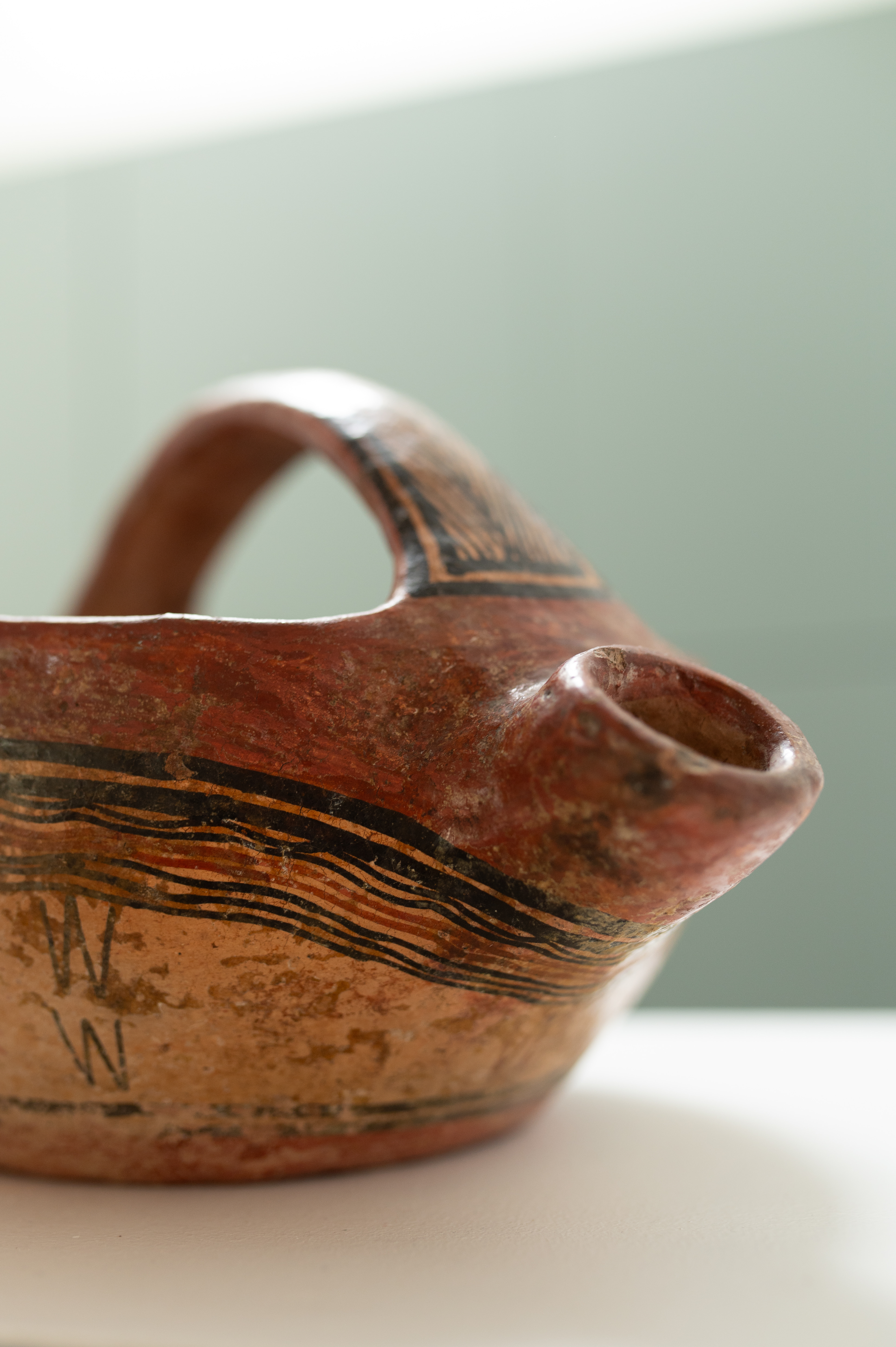 Pot à lait vintage en terre cuite avec motifs Kabyles - Vintage terracotta milk jug with kabyles patterns