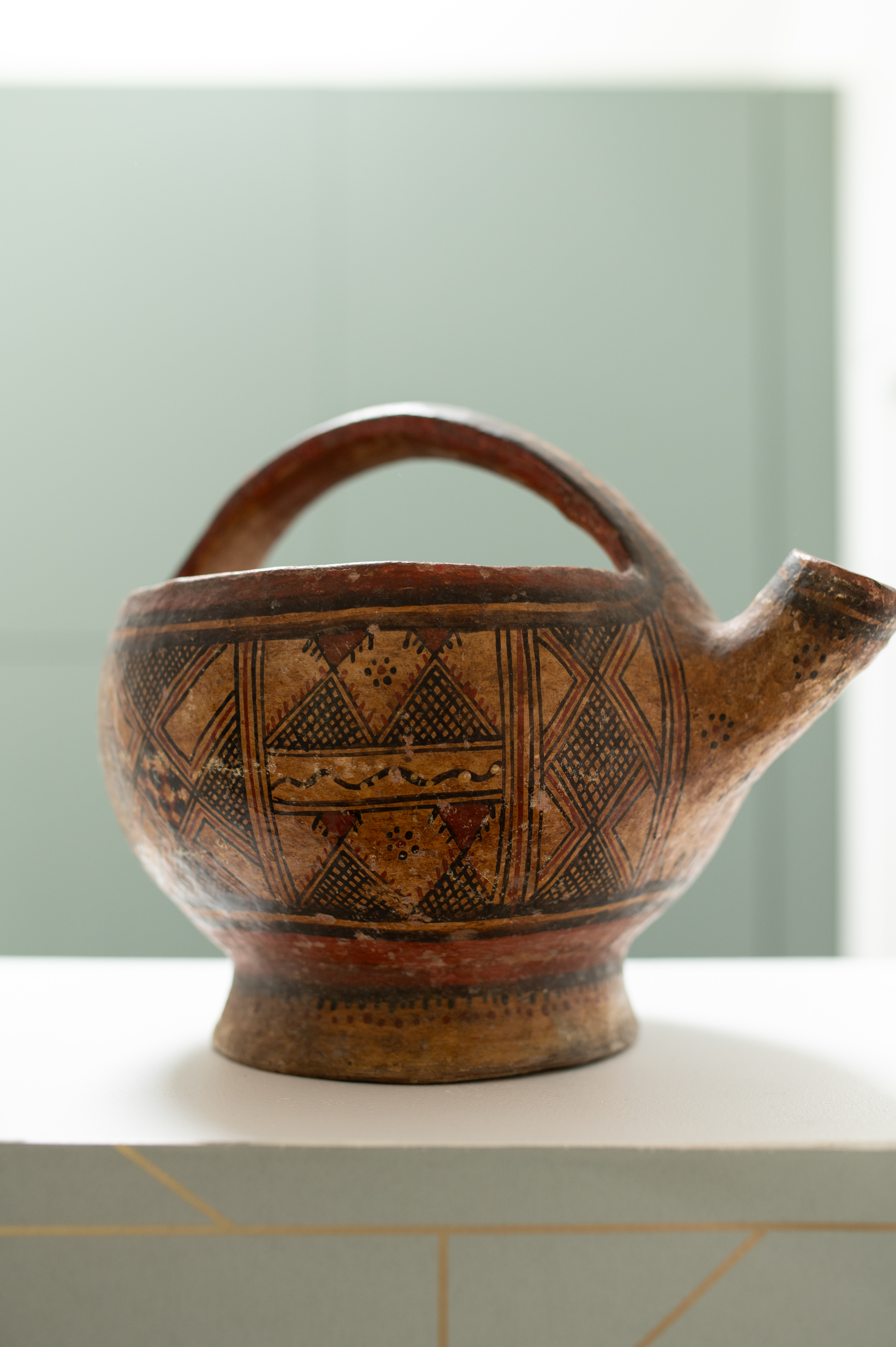 Pot à lait vintage en terre cuite avec motifs Kabyles - Vintage terracotta milk jug with kabyles patterns