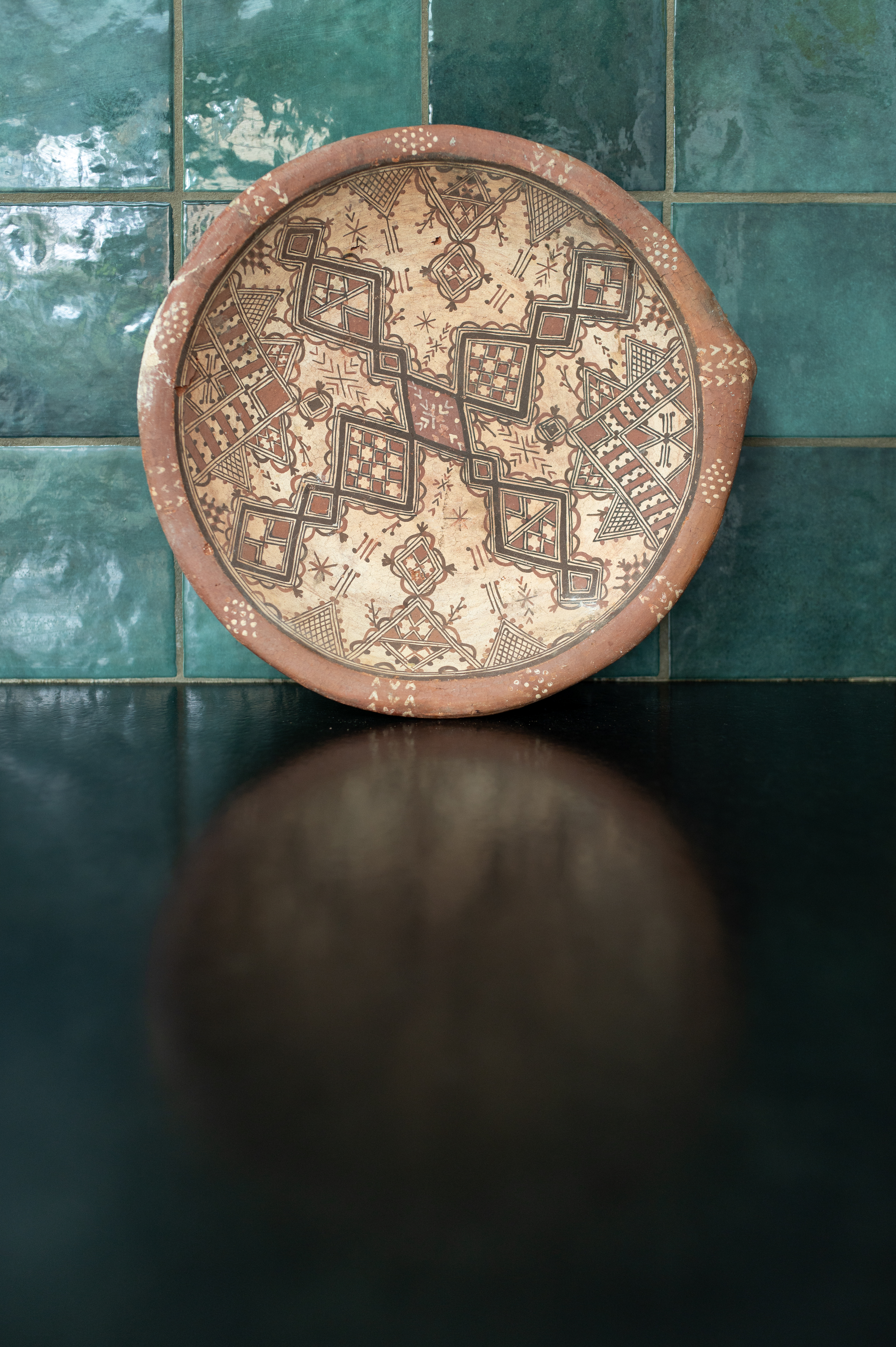 Plat vintage en terre cuite avec motifs Kabyles - Vintage terracotta dish with Kabyle patterns