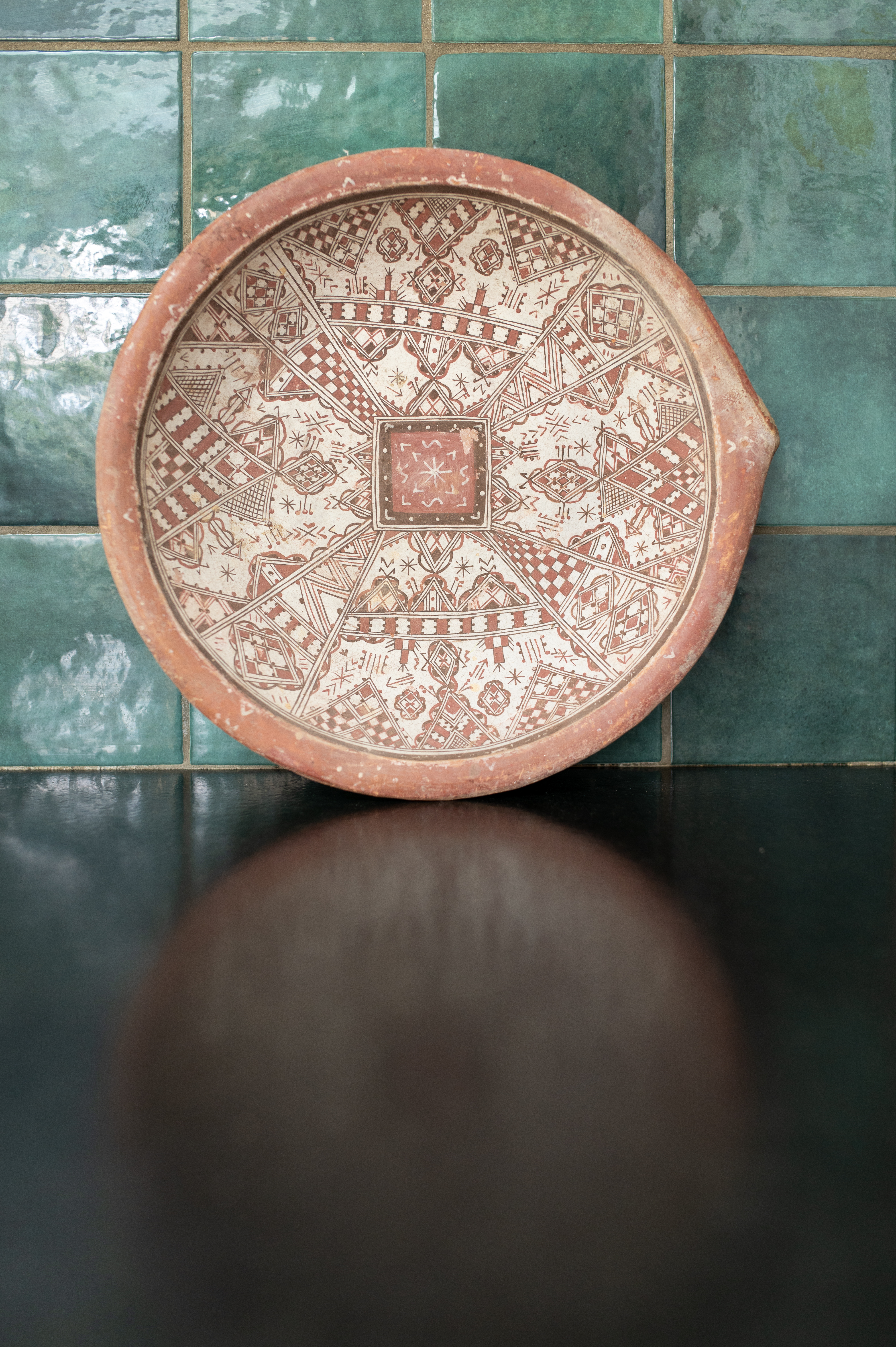 Plat vintage en terre cuite avec motifs Kabyles - Vintage terracotta dish with Kabyle patterns
