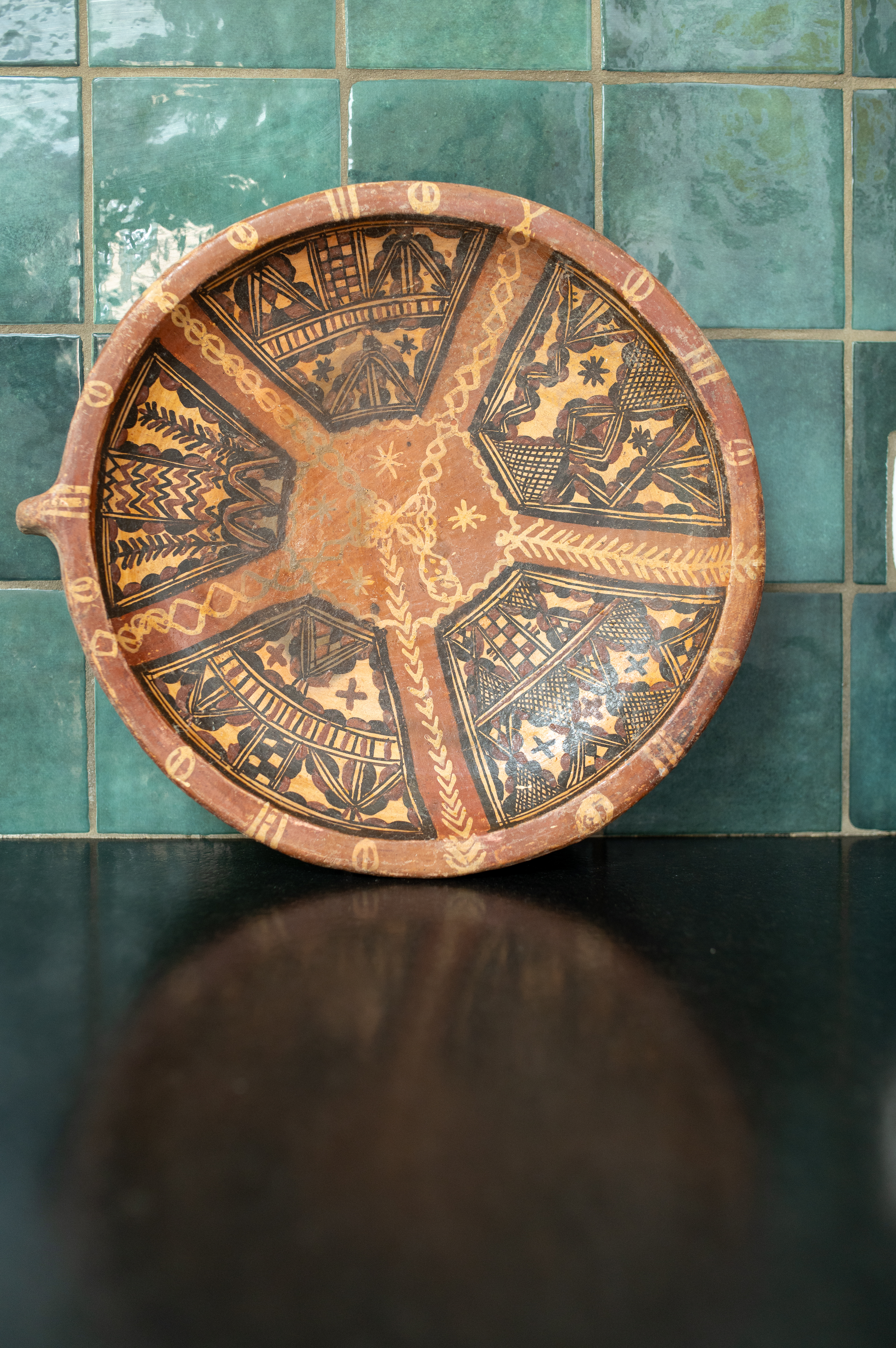 Plat vintage en terre cuite avec motifs Kabyles - Vintage terracotta dish with Kabyle patterns