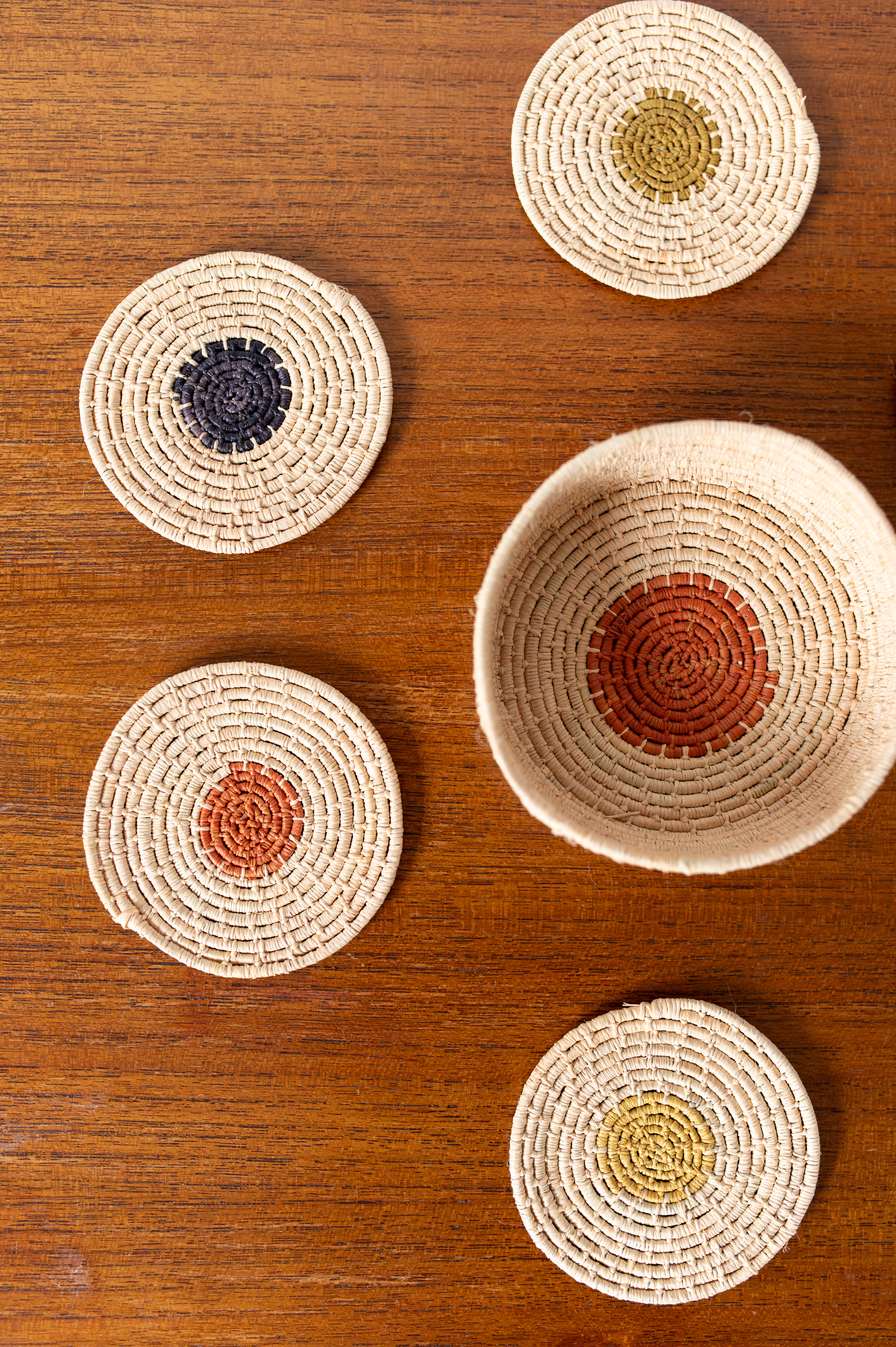 Ensemble de dessous de verres de vannerie fine - Set of fine wicker coasters