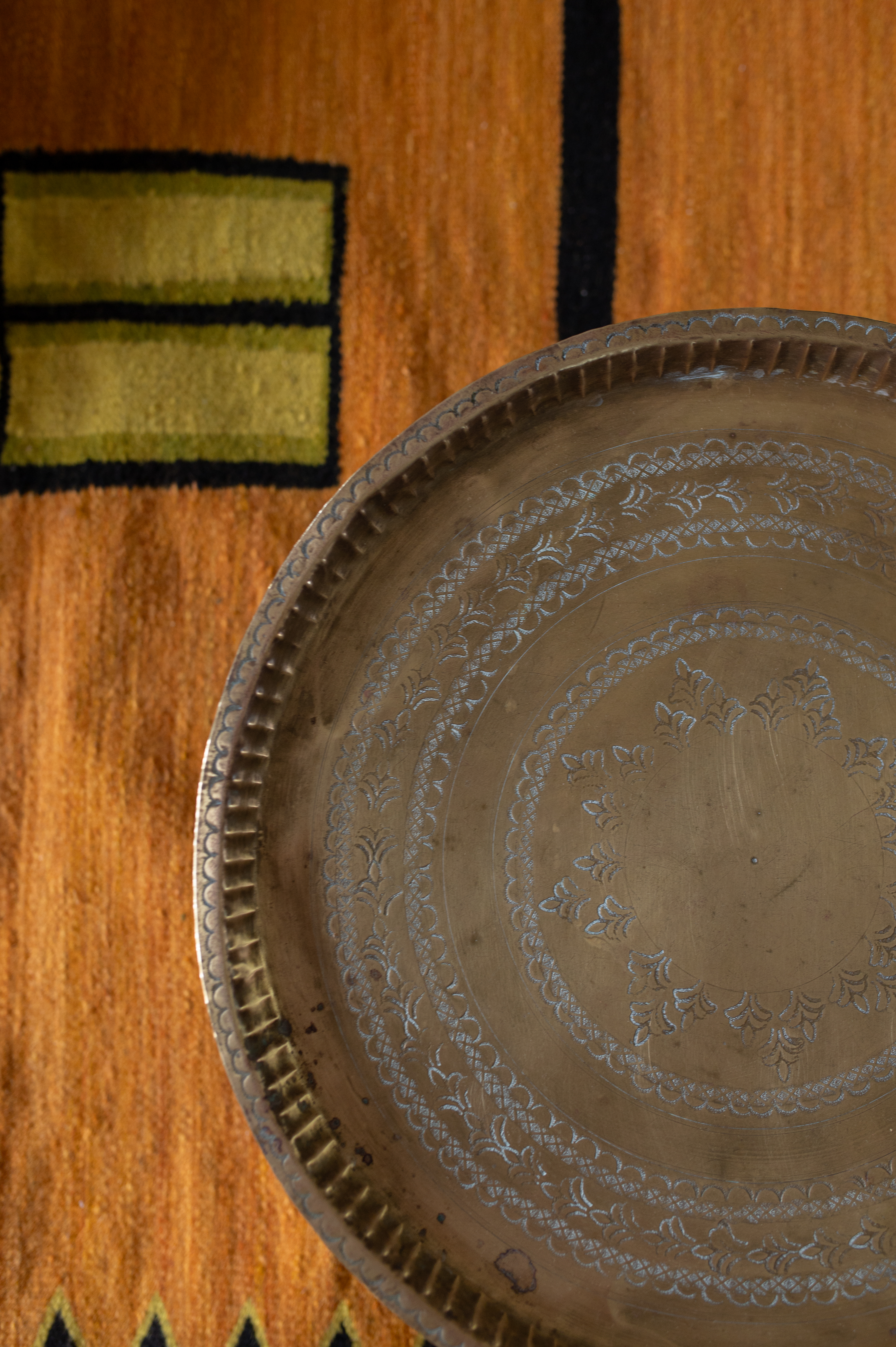 "Snei" Table en cuivre couleur doré