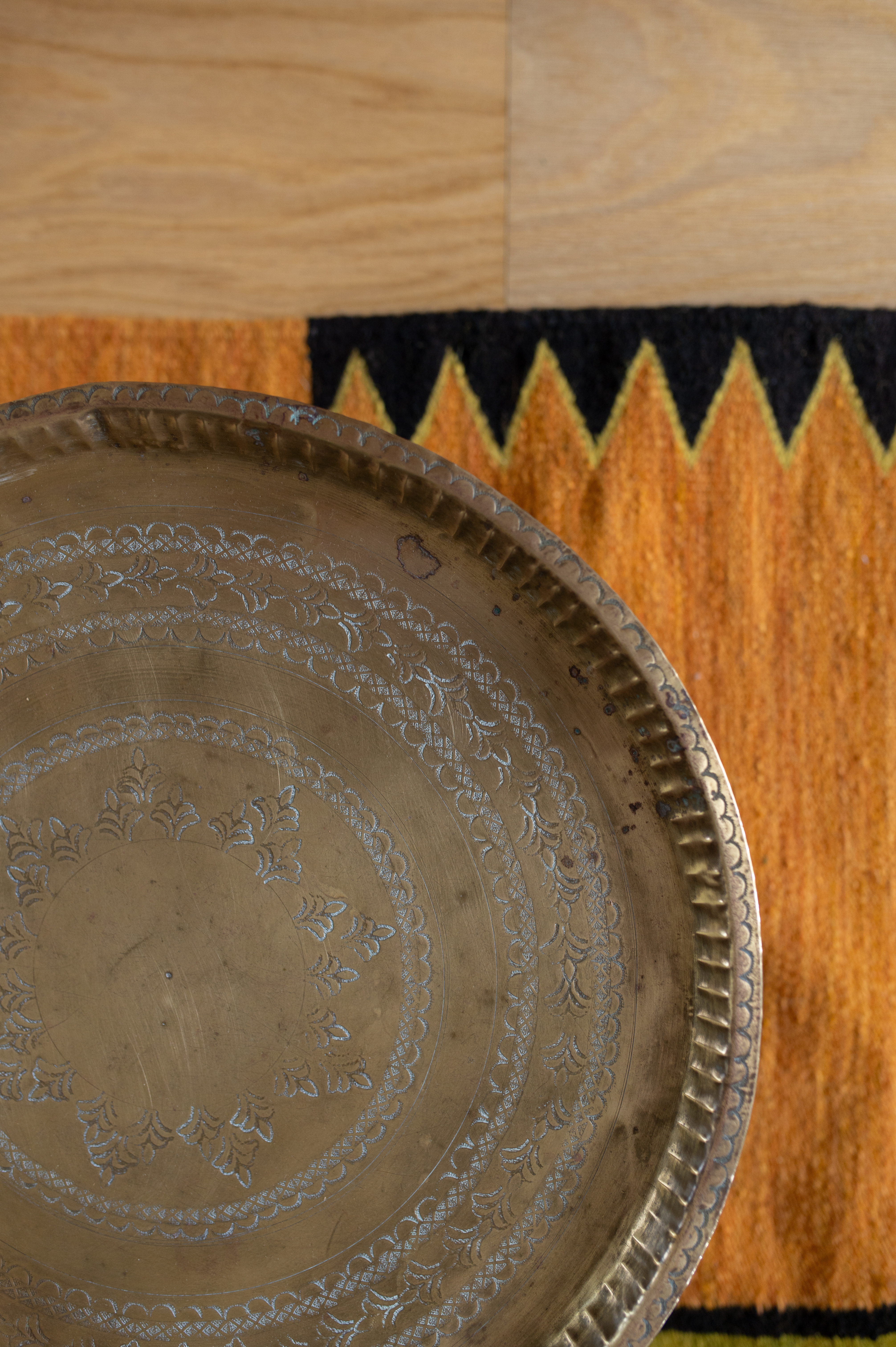 "Snei" Table en cuivre couleur doré