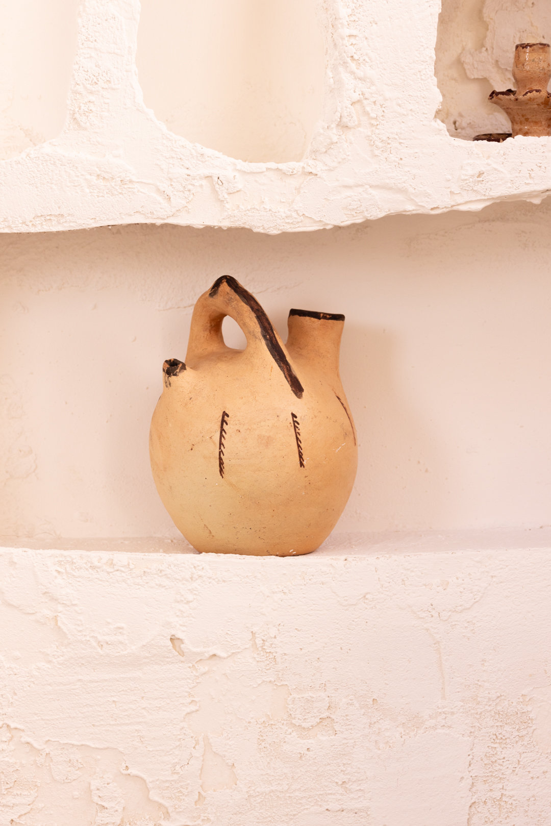 Pichet vintage en terre cuite avec motifs de Bider - Vintage Terracotta Pitcher with Bider patterns