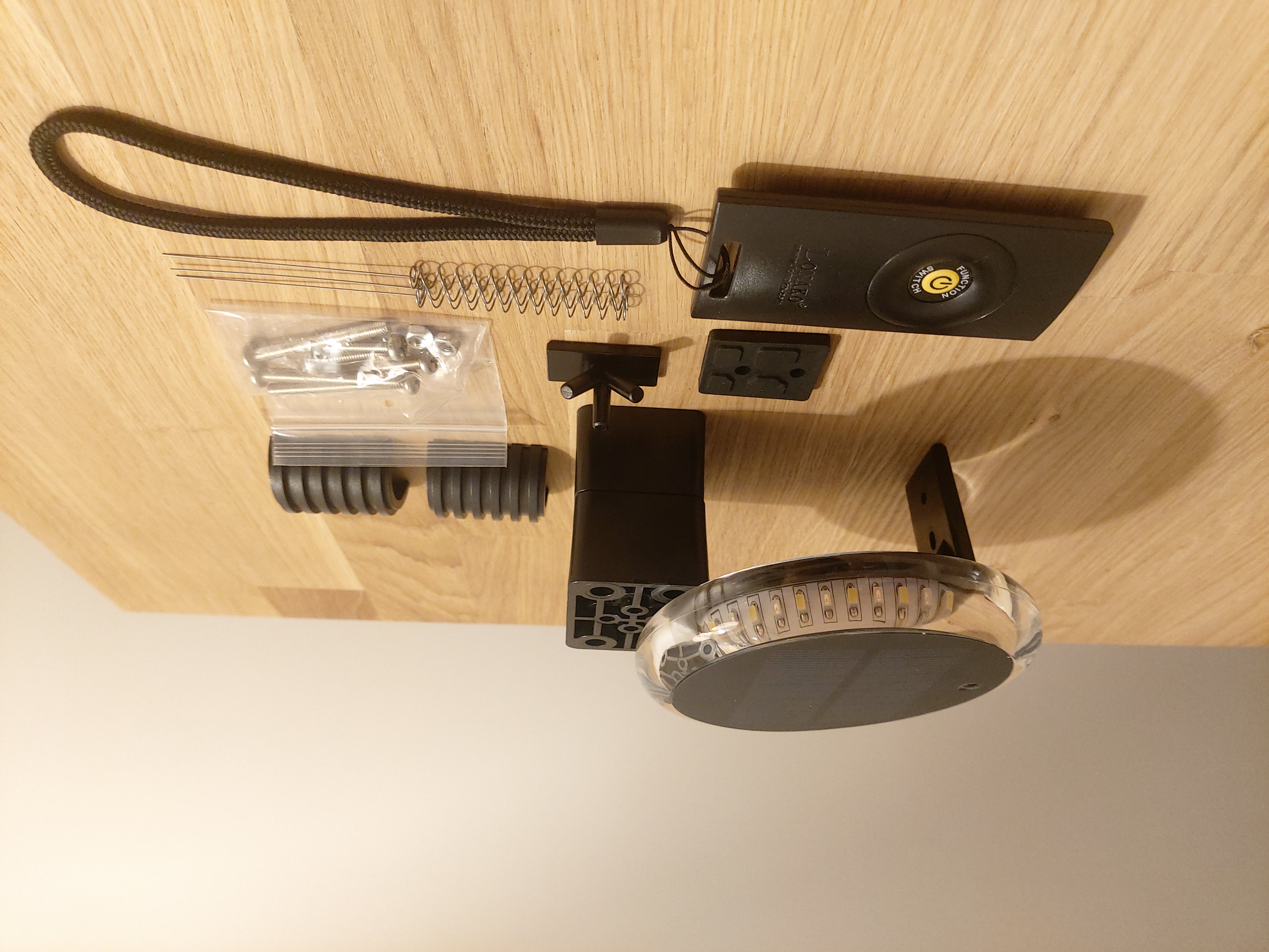 Feu de navigation led + Casquette nautique offerte !