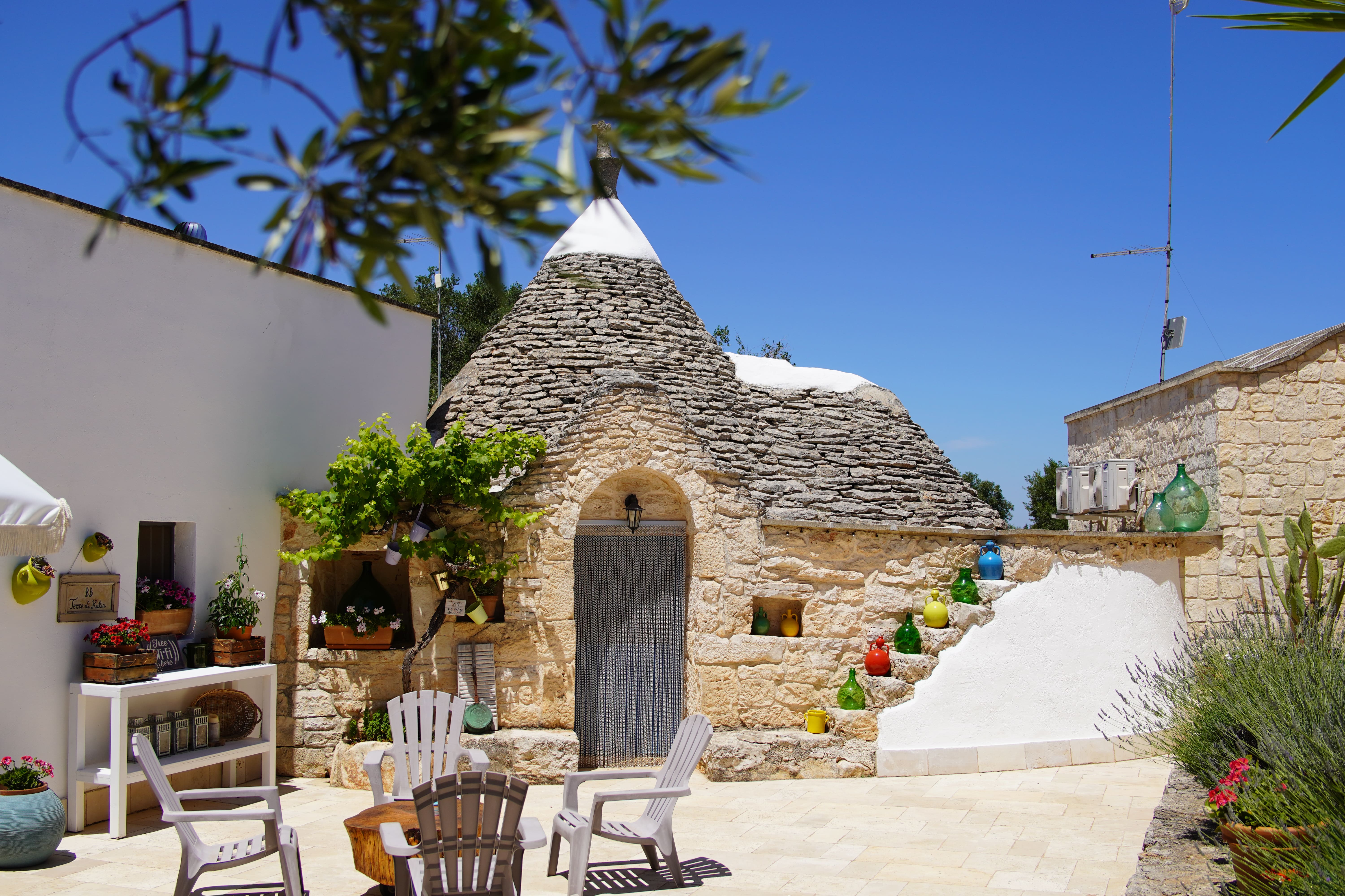#20 Villa mit Trulli @Ceglie Messapica [Domas]