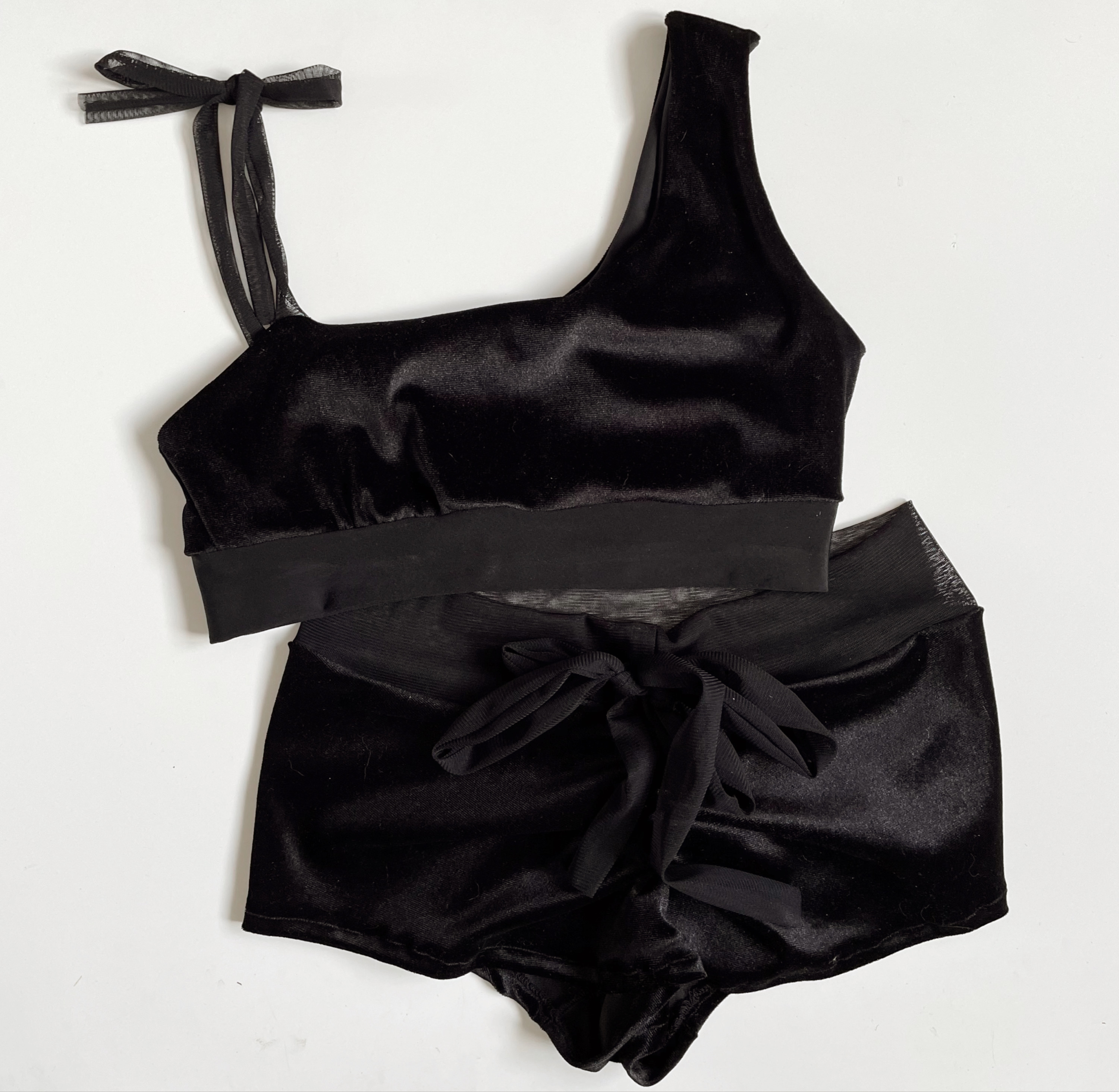 Short Velvet