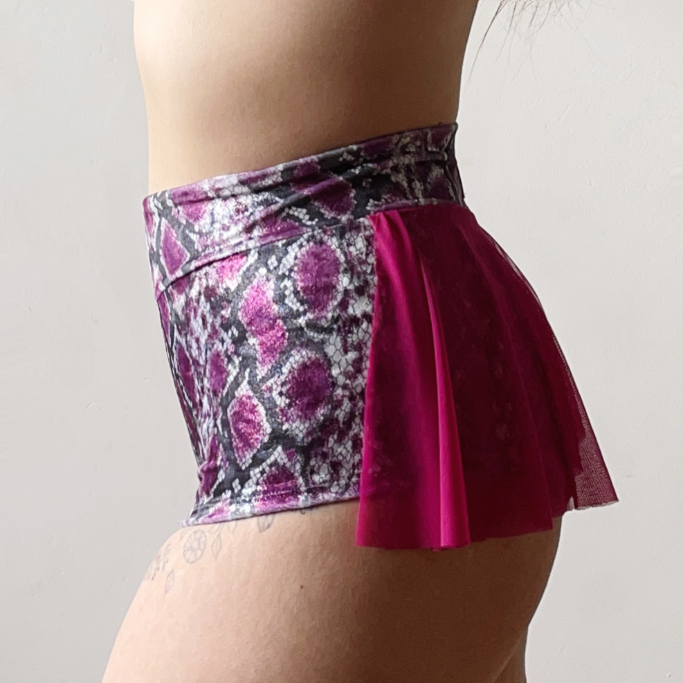 Short Snake Lila