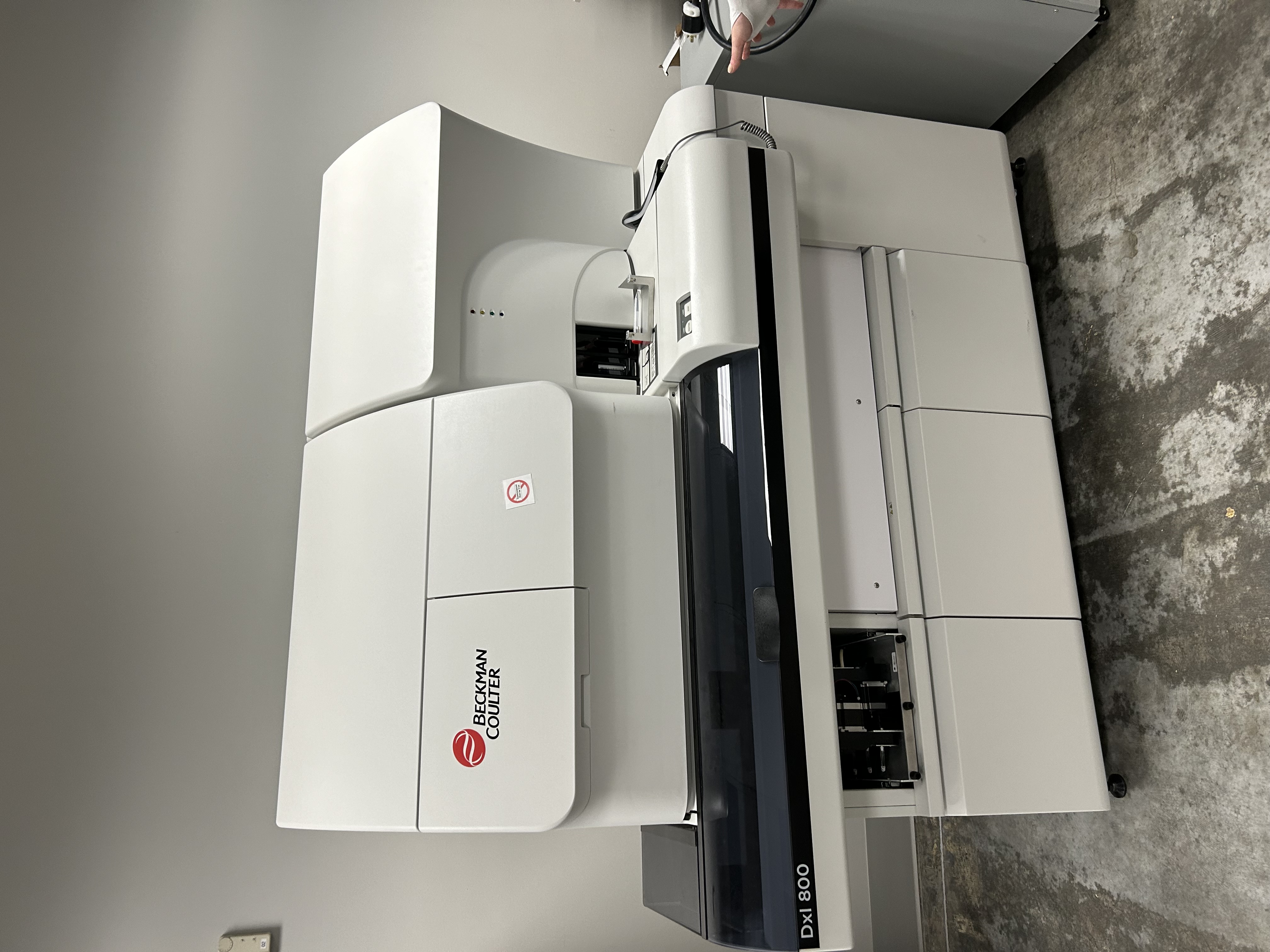 DxI 800 Immunoassay Analyzer With Computer and UPS