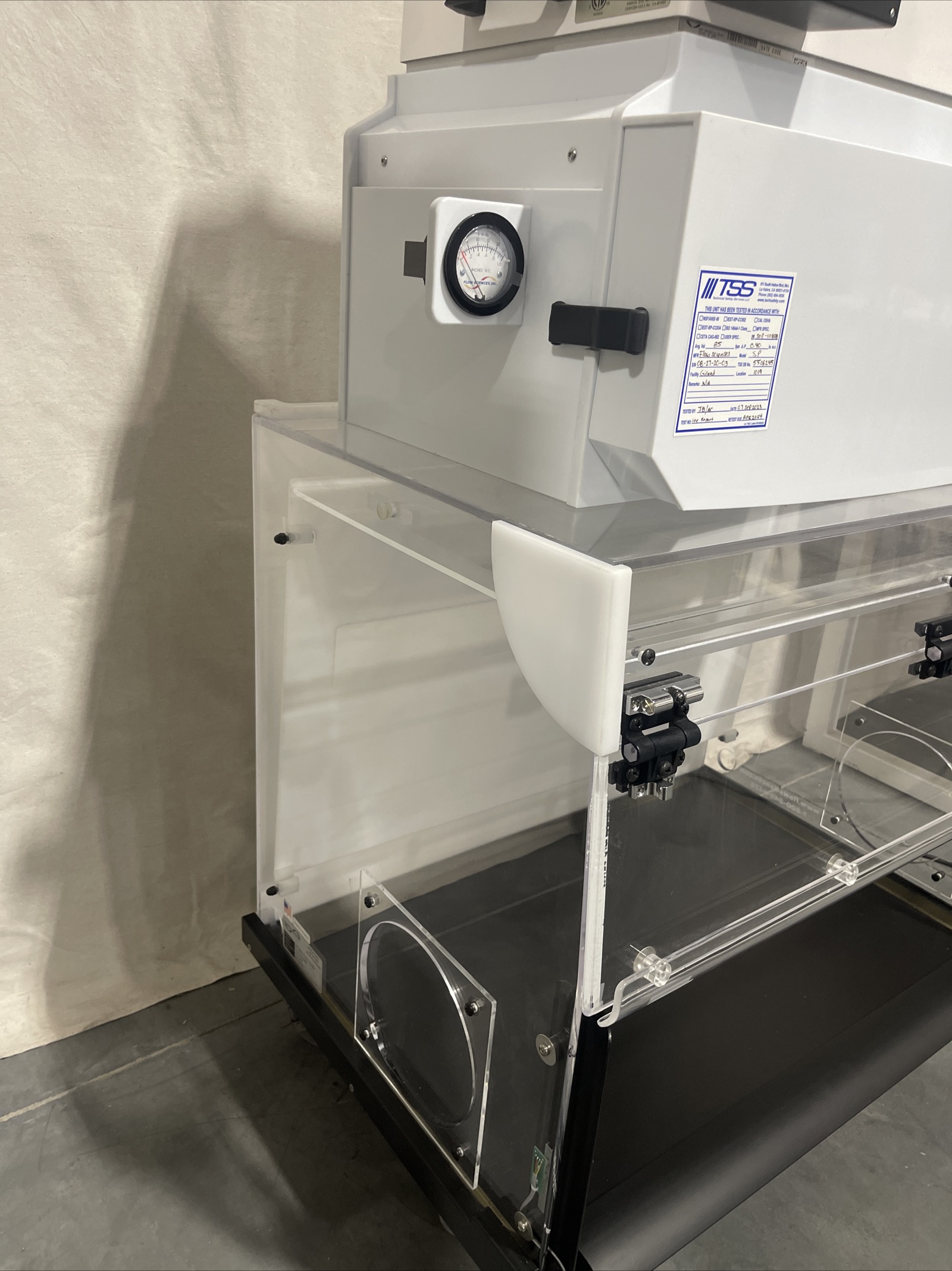 FLOW SCIENCES 36" BIBO MDL. ETA363024ABD FLOW HOOD W/ VBSE HEPA FILTRATION