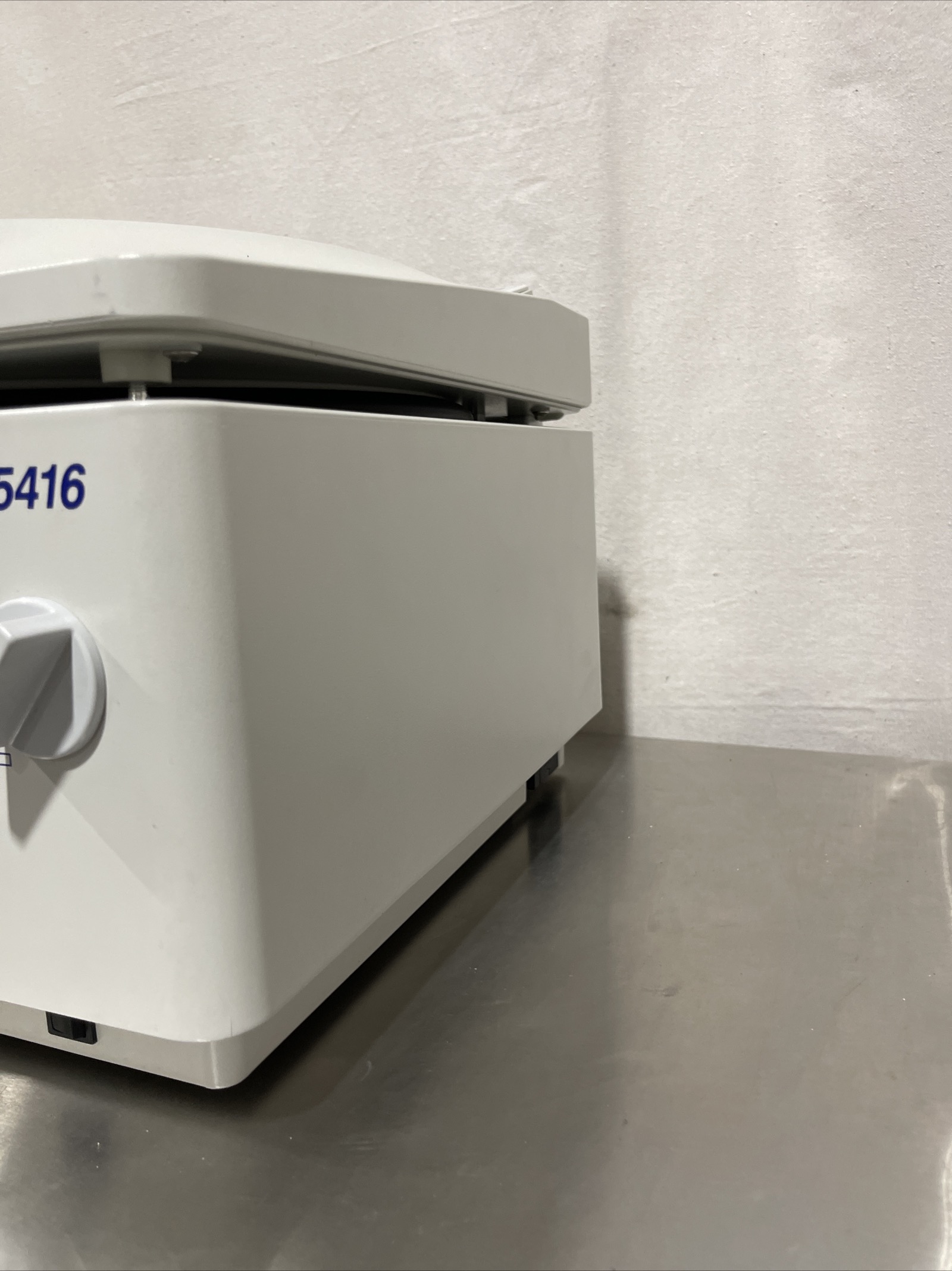 EPPENDORF 5416 CENTRIFUGE